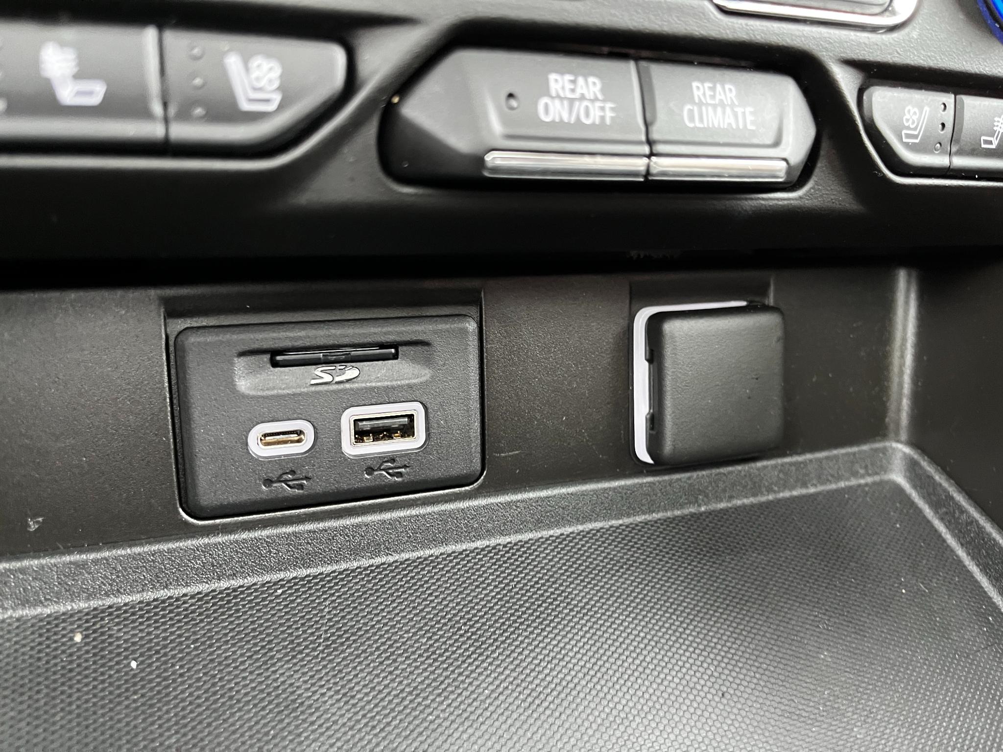 Chevrolet Suburban 4WD 4dr High Country 2021