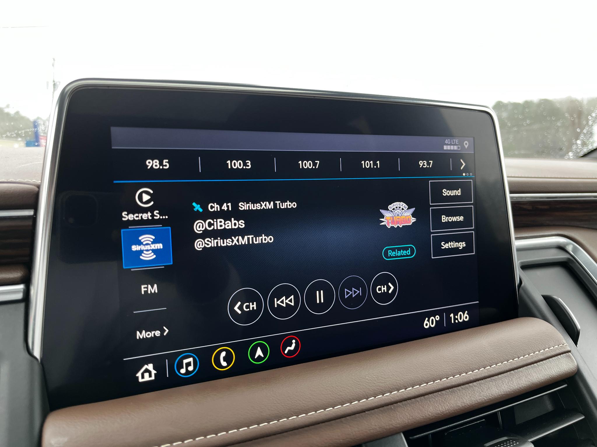 Chevrolet Suburban 4WD 4dr High Country 2021