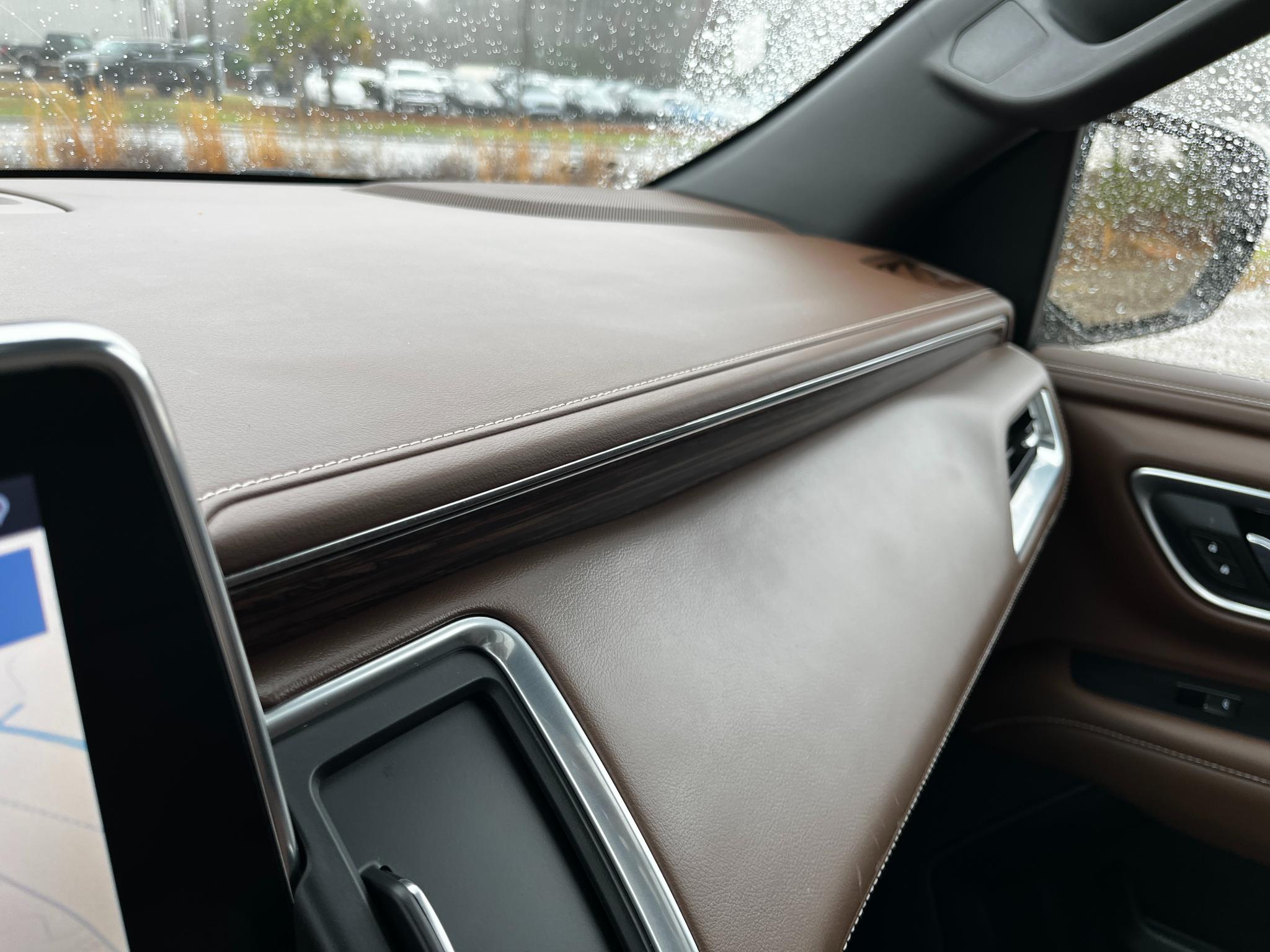 Chevrolet Suburban 4WD 4dr High Country 2021