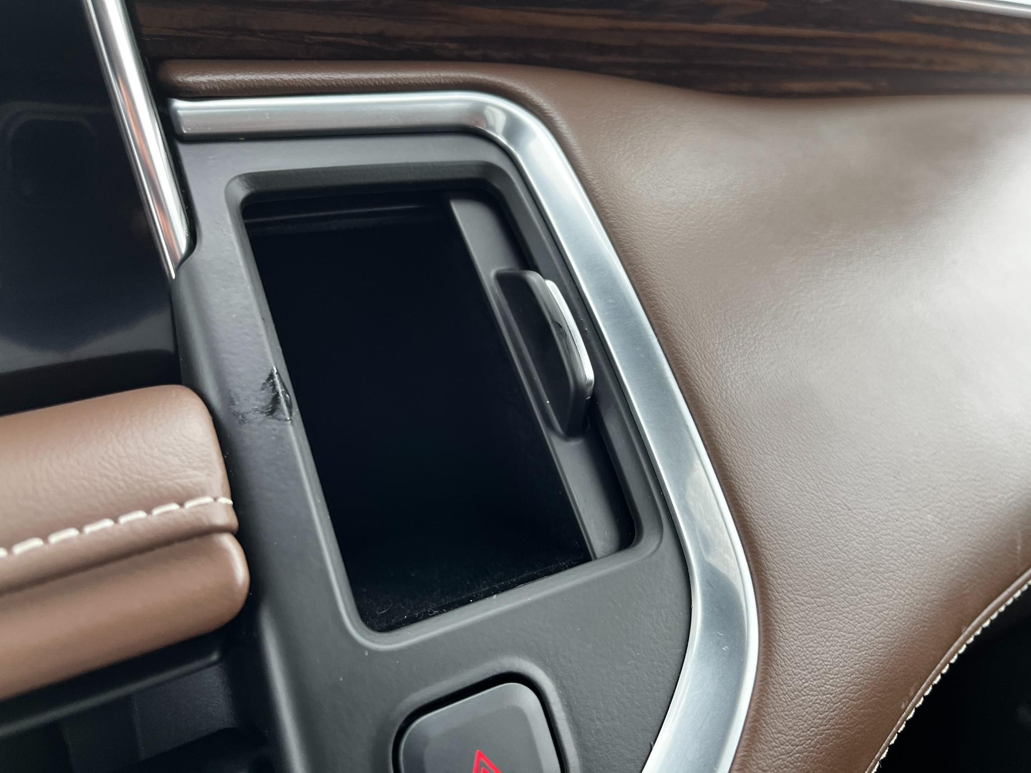 Chevrolet Suburban 4WD 4dr High Country 2021