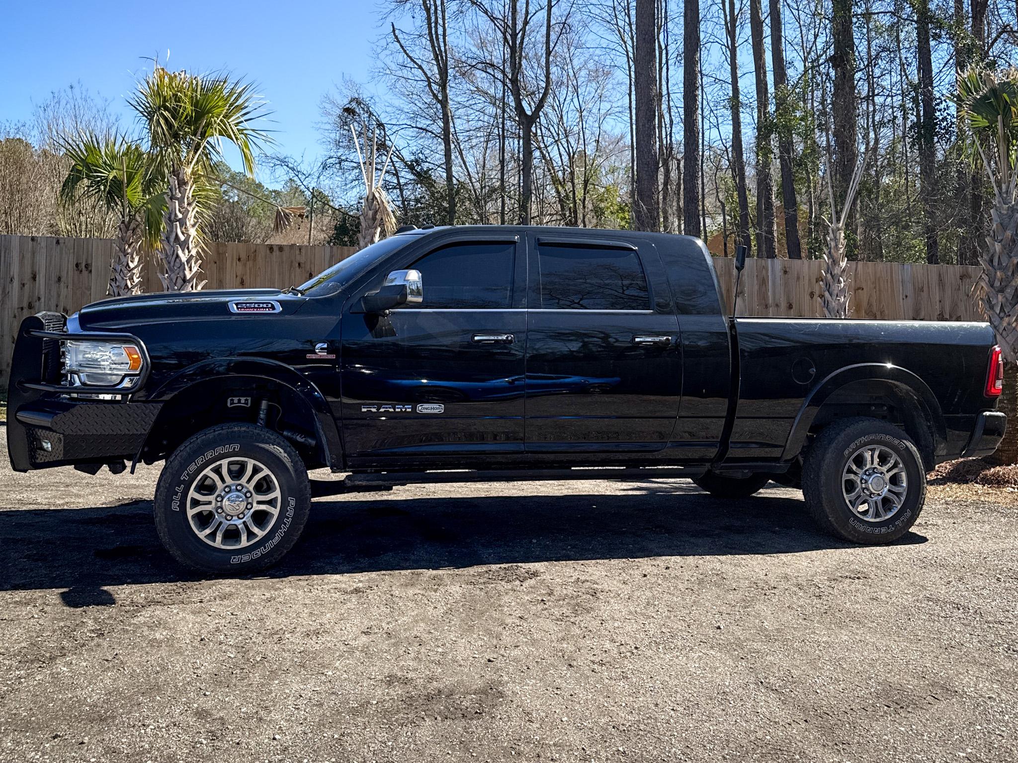 RAM 2500 Longhorn 4x4 Mega Cab 6'4" Box 2020