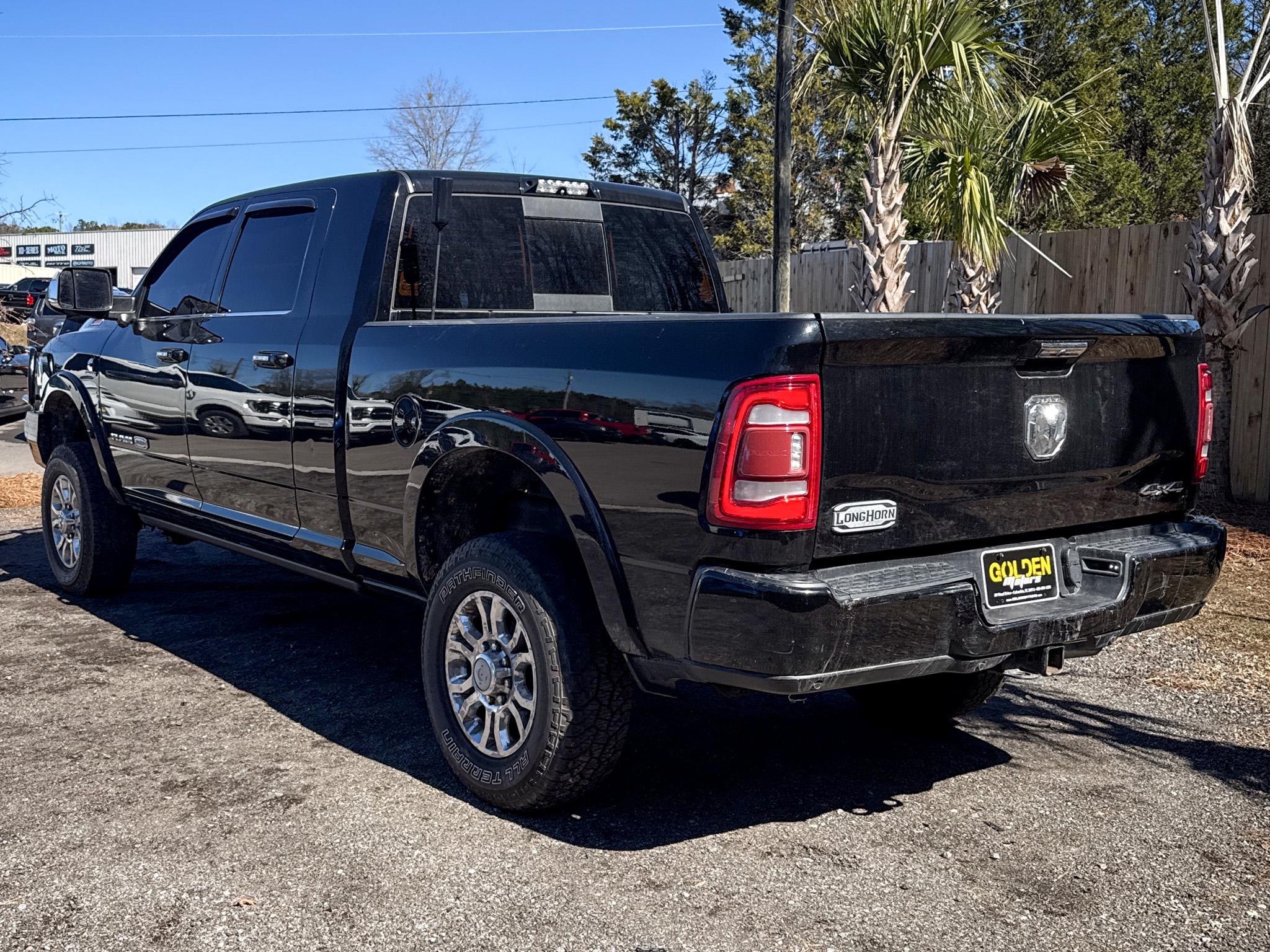 RAM 2500 Longhorn 4x4 Mega Cab 6'4" Box 2020