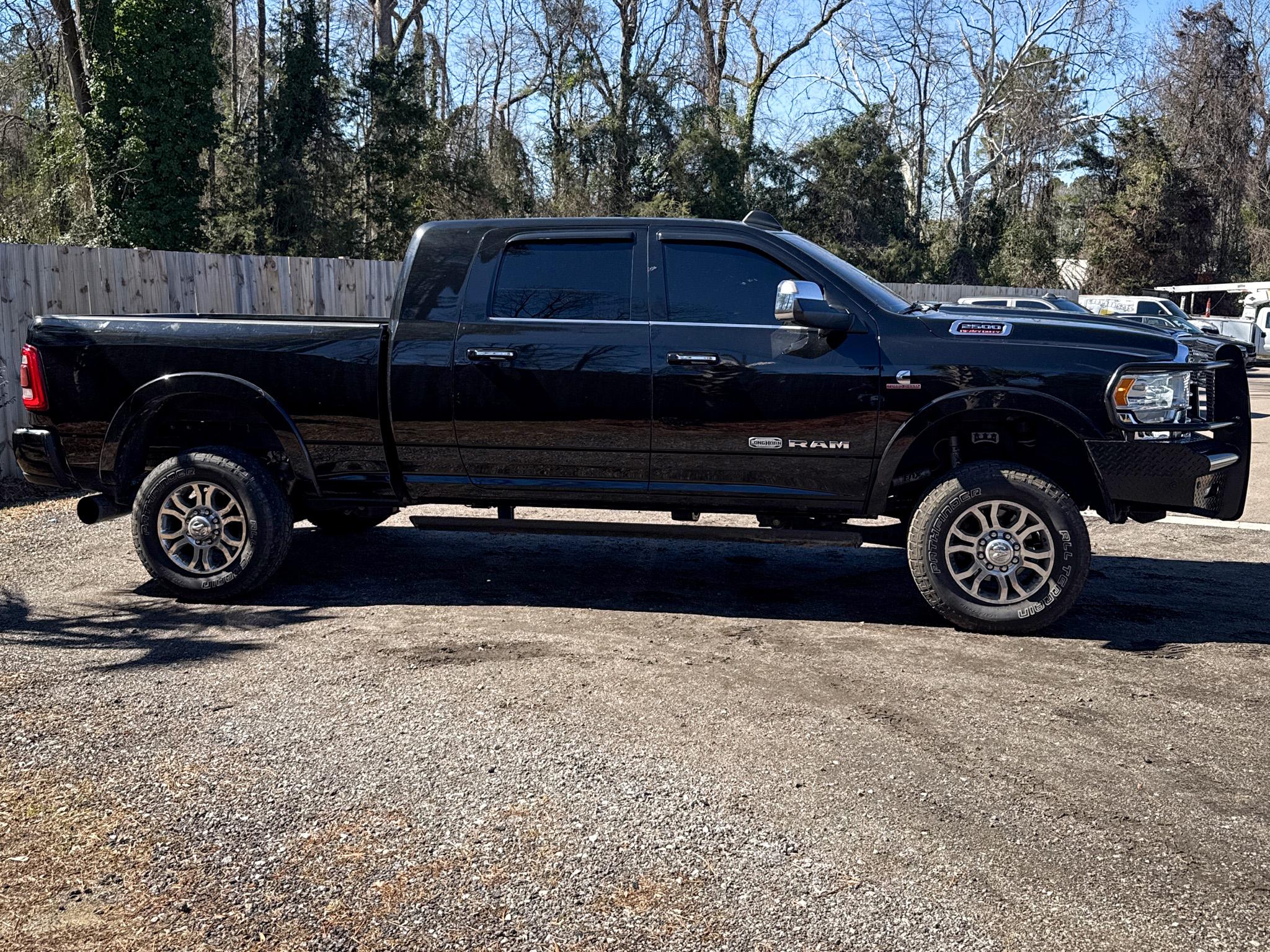 RAM 2500 Longhorn 4x4 Mega Cab 6'4" Box 2020