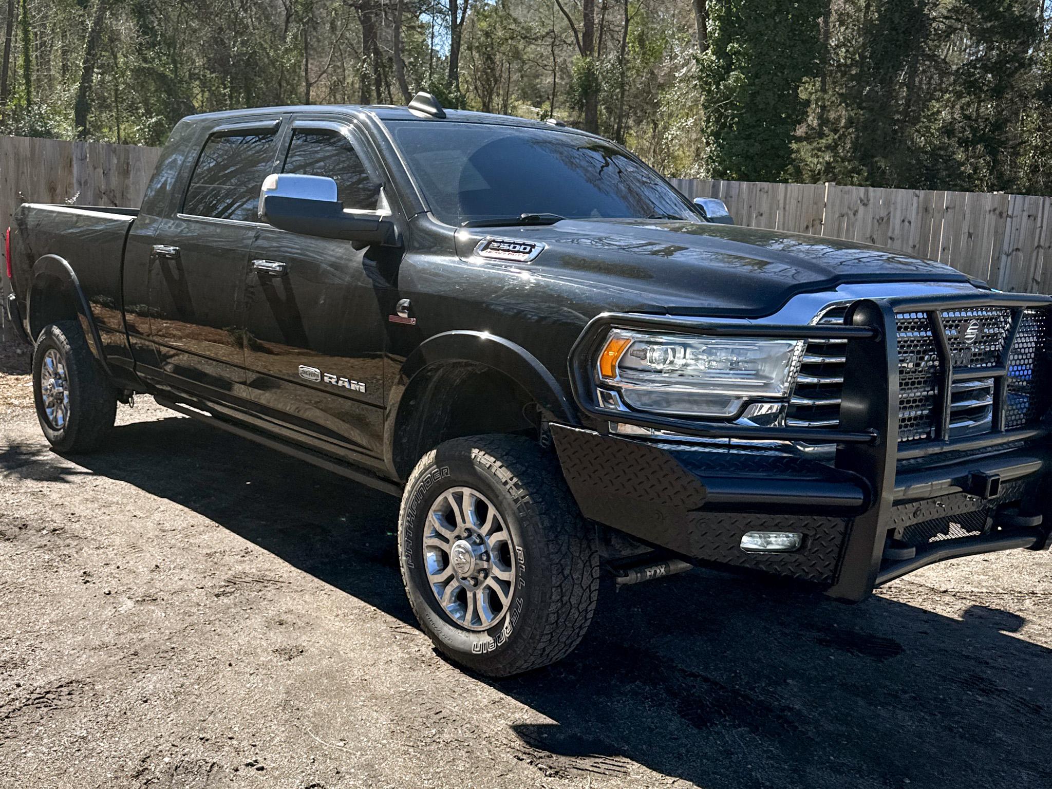 RAM 2500 Longhorn 4x4 Mega Cab 6'4" Box 2020