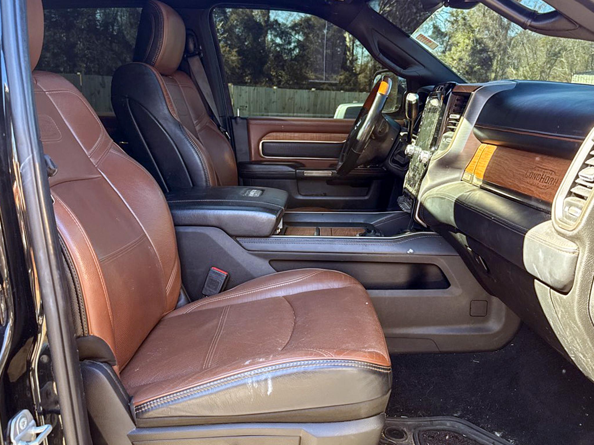 RAM 2500 Longhorn 4x4 Mega Cab 6'4" Box 2020