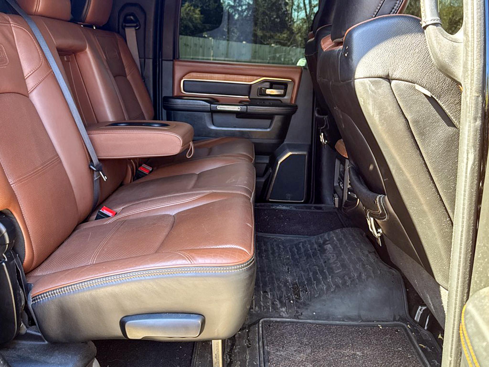 RAM 2500 Longhorn 4x4 Mega Cab 6'4" Box 2020