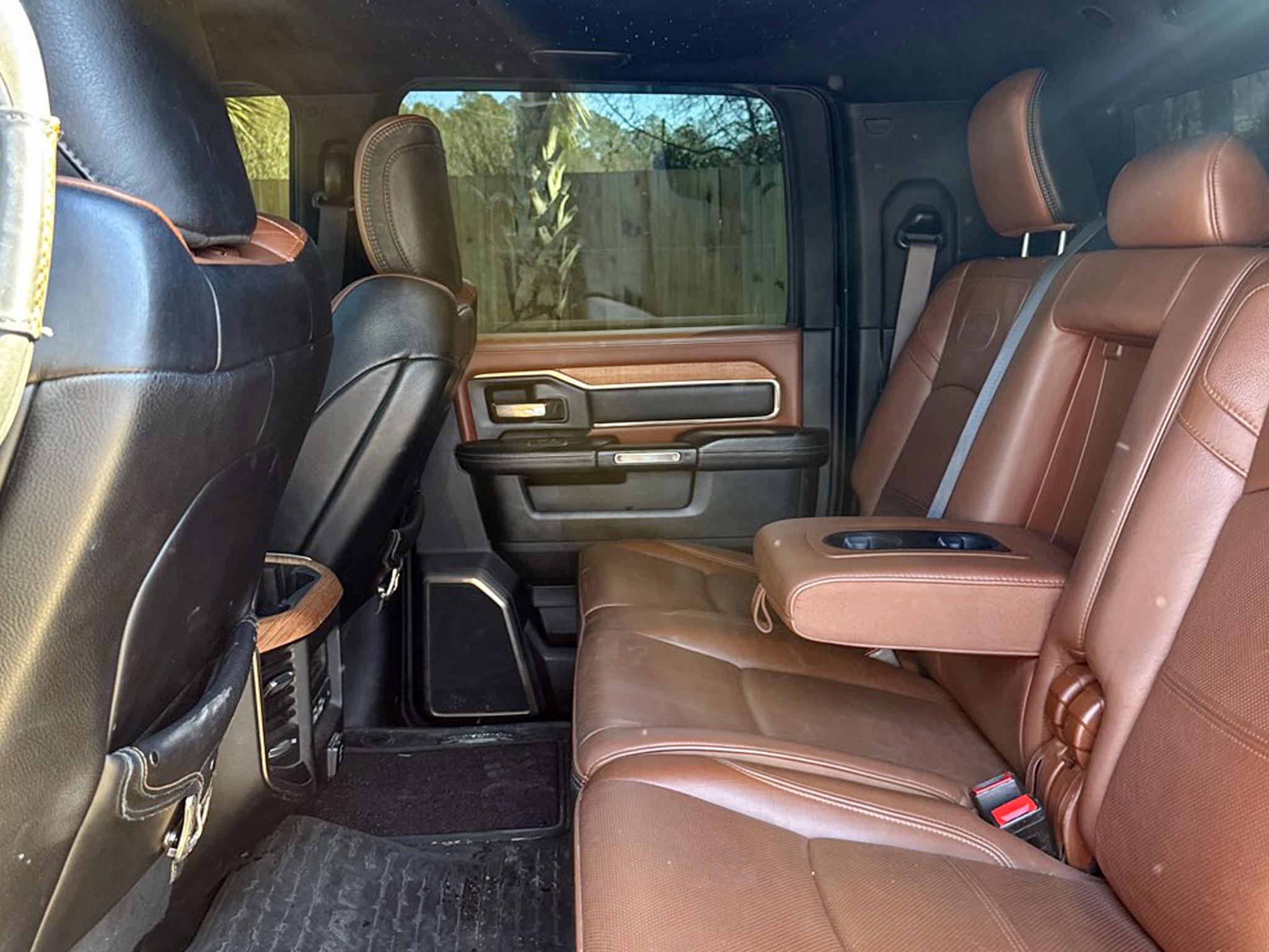 RAM 2500 Longhorn 4x4 Mega Cab 6'4" Box 2020