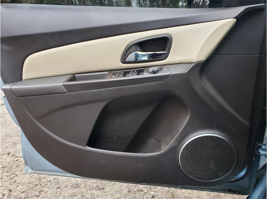 Chevrolet Cruze 4dr Sdn LTZ 2011