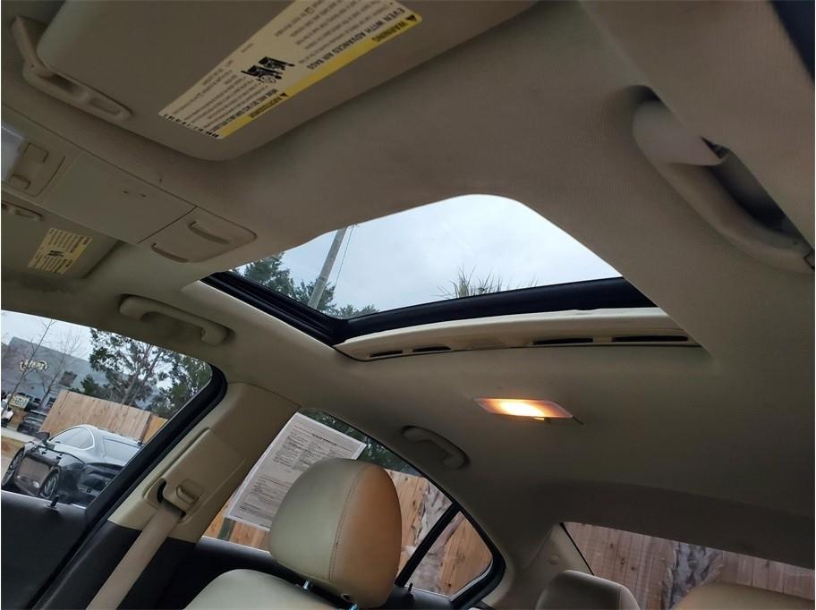 Chevrolet Cruze 4dr Sdn LTZ 2011