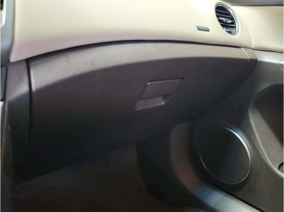 Chevrolet Cruze 4dr Sdn LTZ 2011