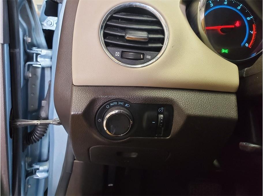 Chevrolet Cruze 4dr Sdn LTZ 2011
