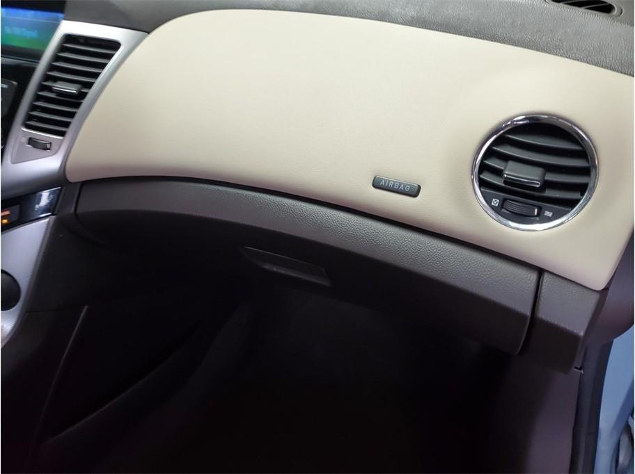 Chevrolet Cruze 4dr Sdn LTZ 2011