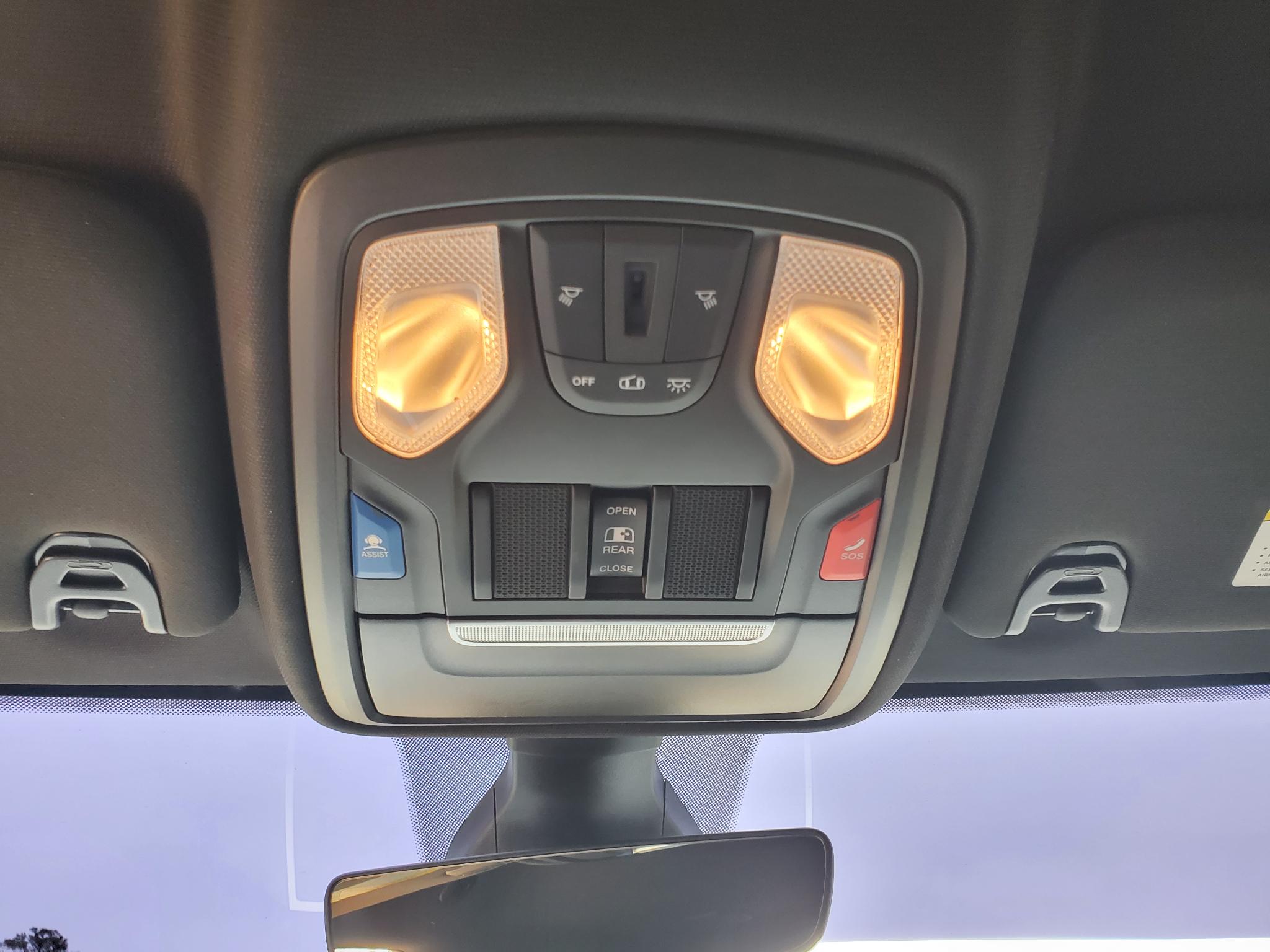 RAM 3500 Big Horn 4x4 Crew Cab 8' Box 2022