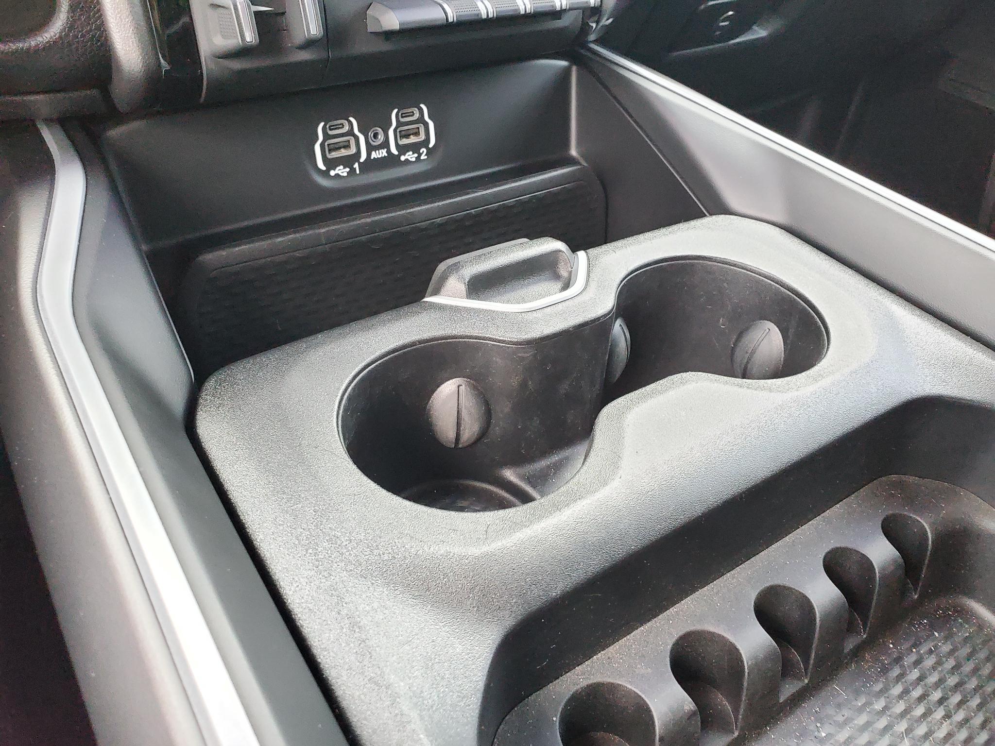 RAM 3500 Big Horn 4x4 Crew Cab 8' Box 2022