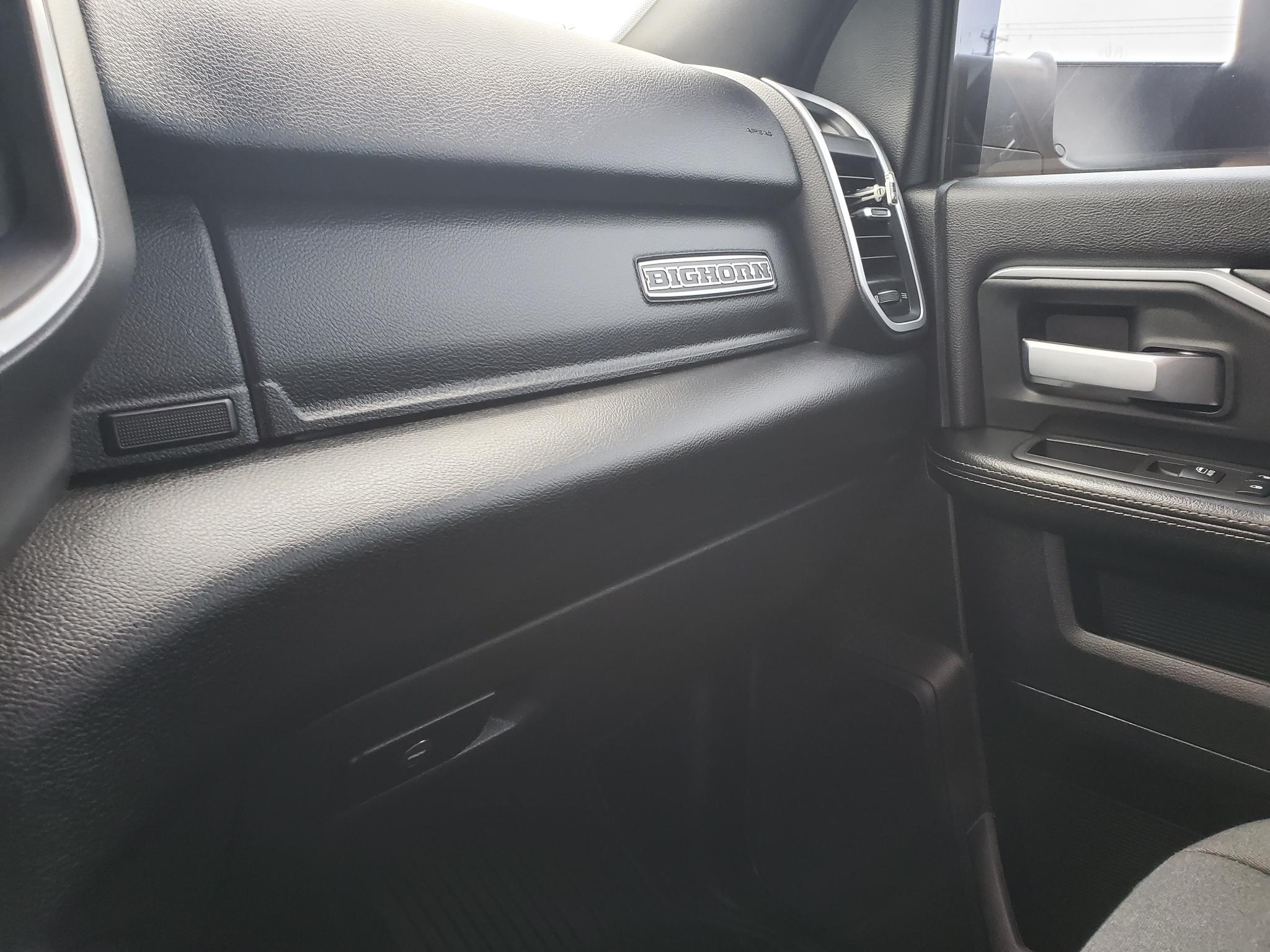 RAM 3500 Big Horn 4x4 Crew Cab 8' Box 2022