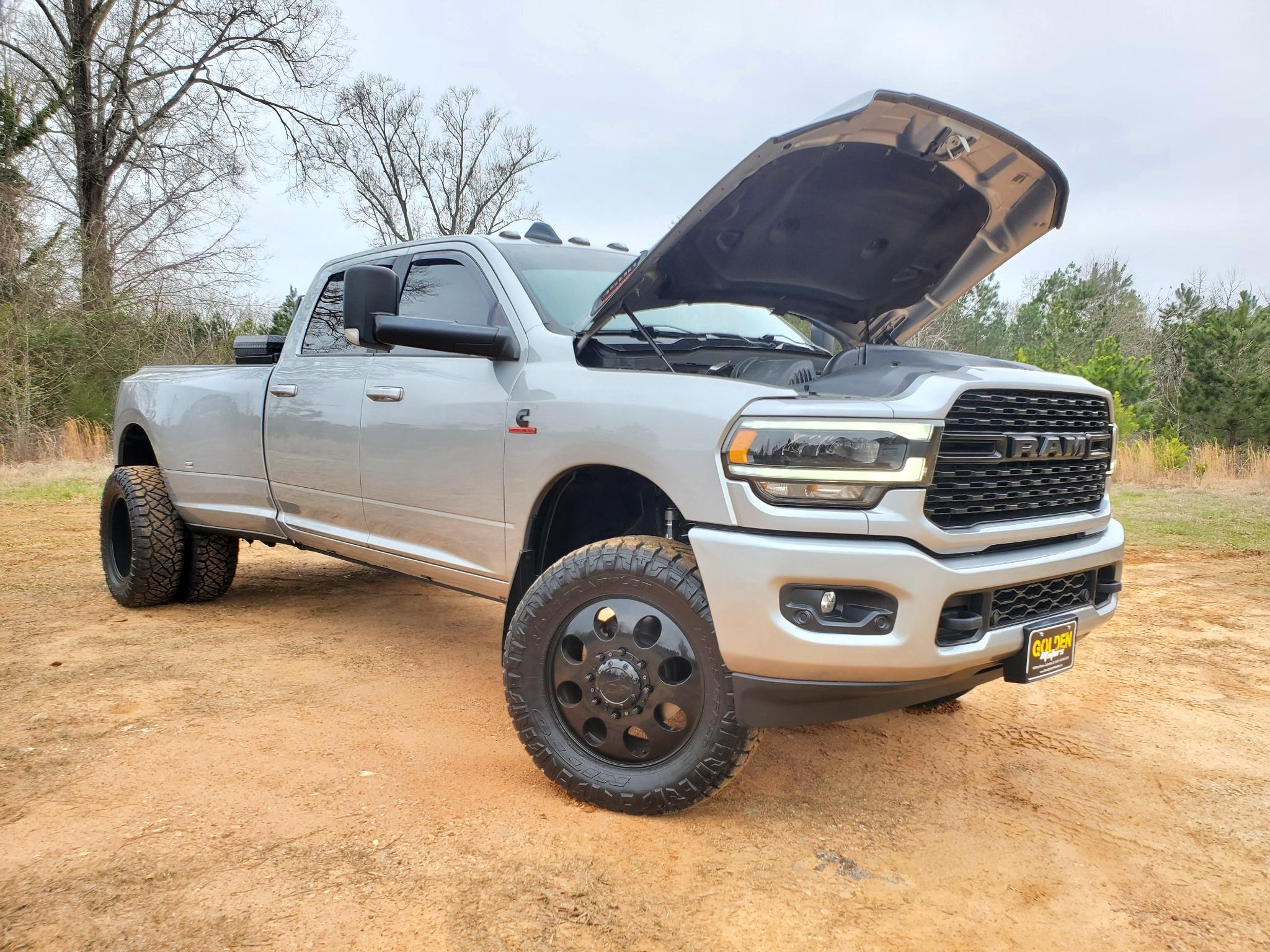 RAM 3500 Big Horn 4x4 Crew Cab 8' Box 2022