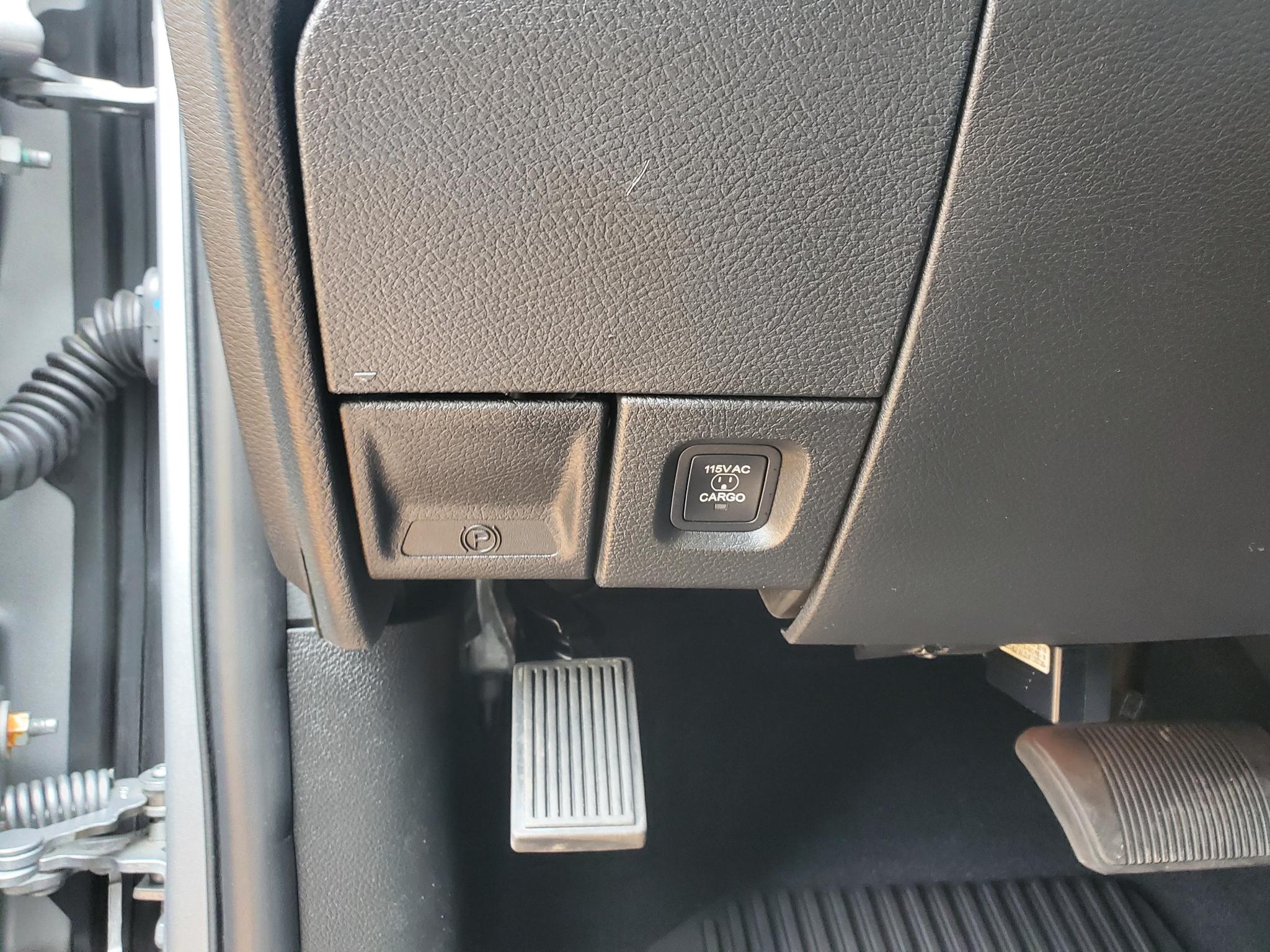 RAM 3500 Big Horn 4x4 Crew Cab 8' Box 2022