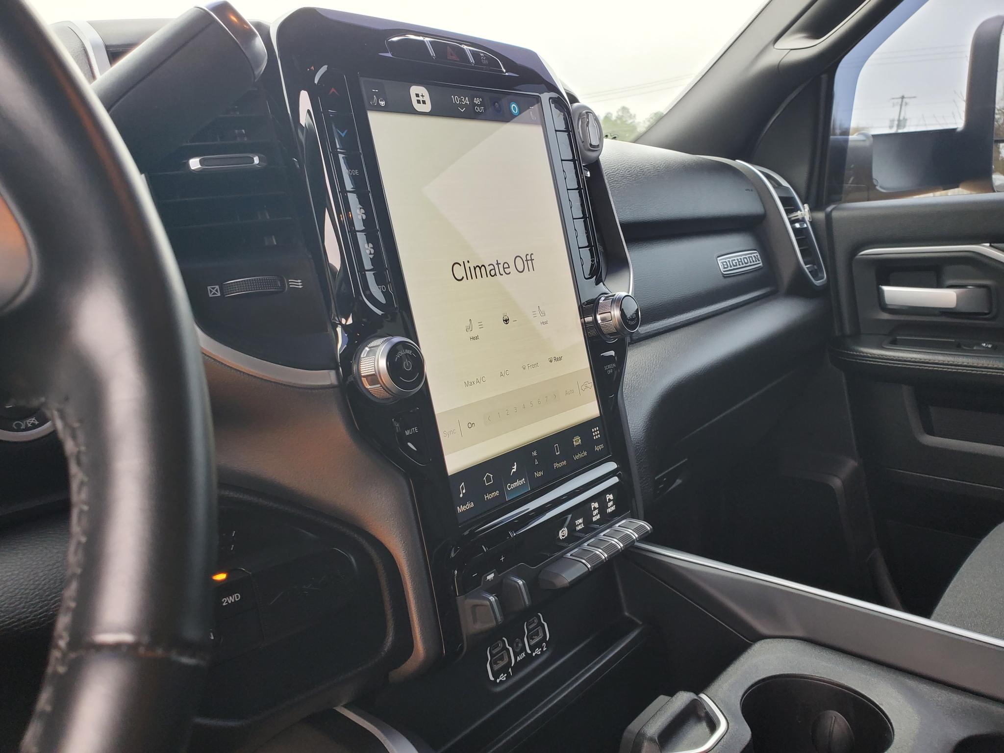 RAM 3500 Big Horn 4x4 Crew Cab 8' Box 2022