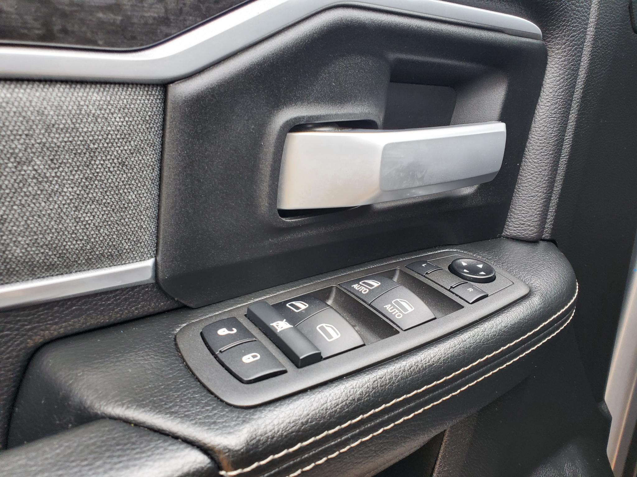 RAM 3500 Big Horn 4x4 Crew Cab 8' Box 2022