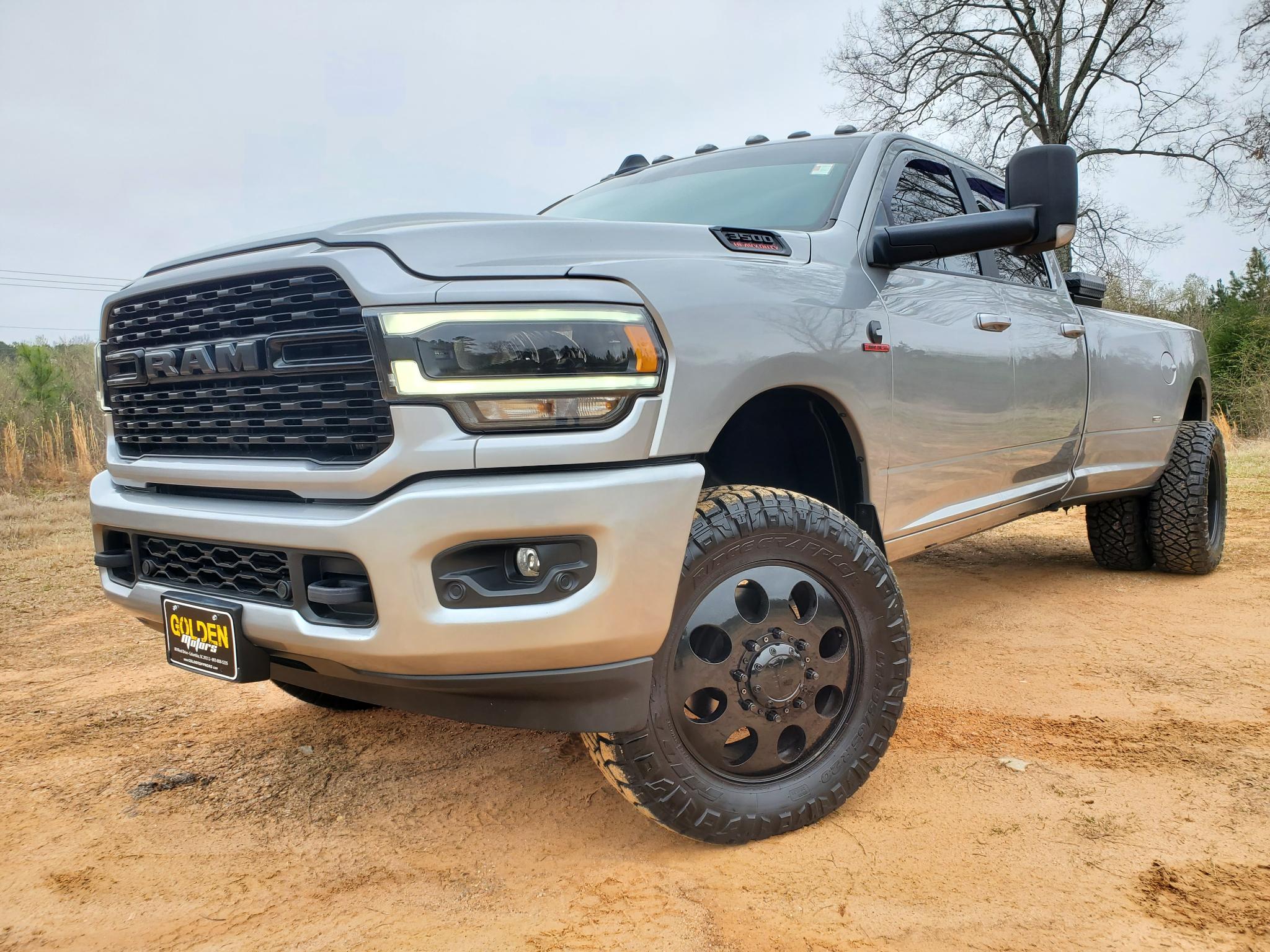 RAM 3500 Big Horn 4x4 Crew Cab 8' Box 2022