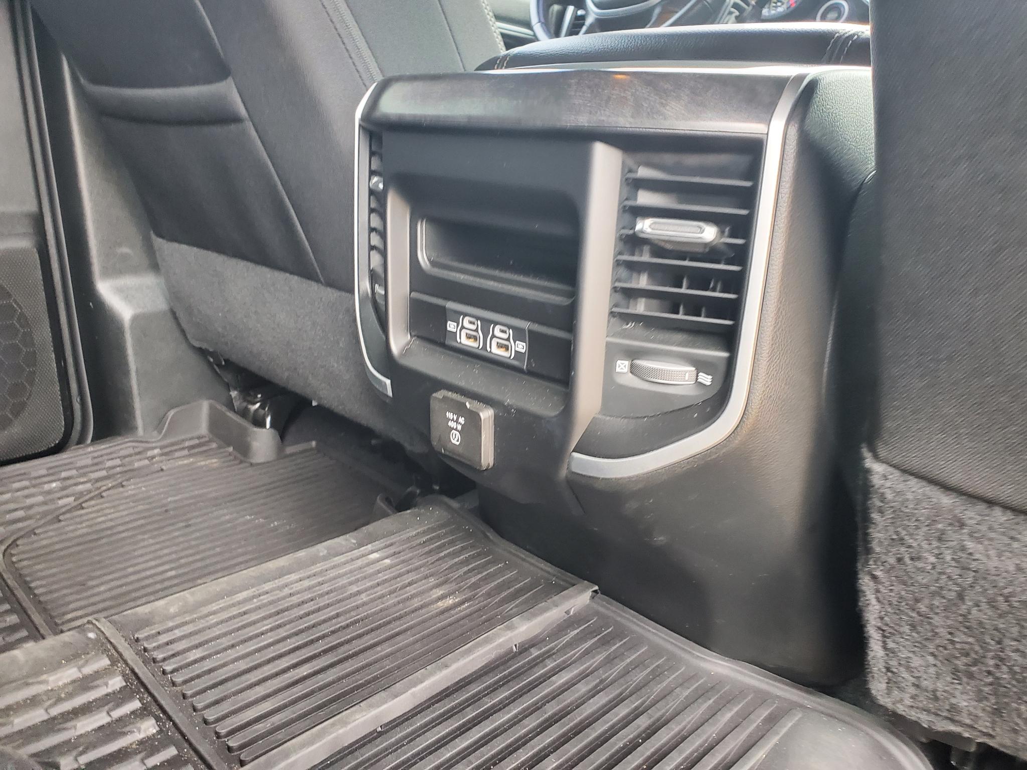 RAM 3500 Big Horn 4x4 Crew Cab 8' Box 2022