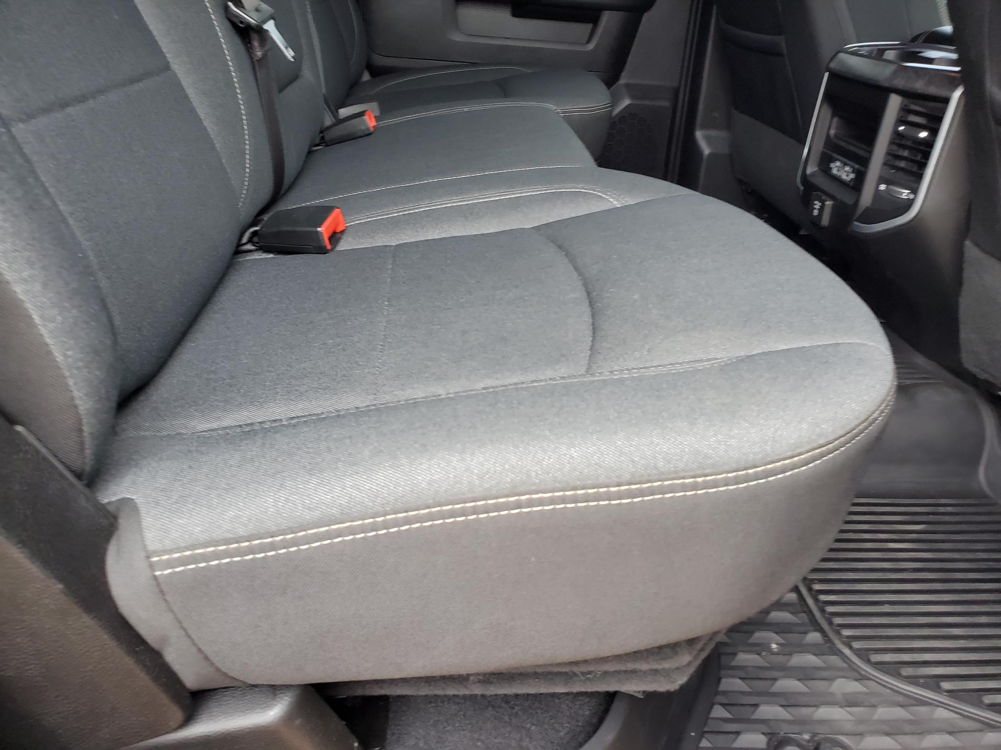 RAM 3500 Big Horn 4x4 Crew Cab 8' Box 2022