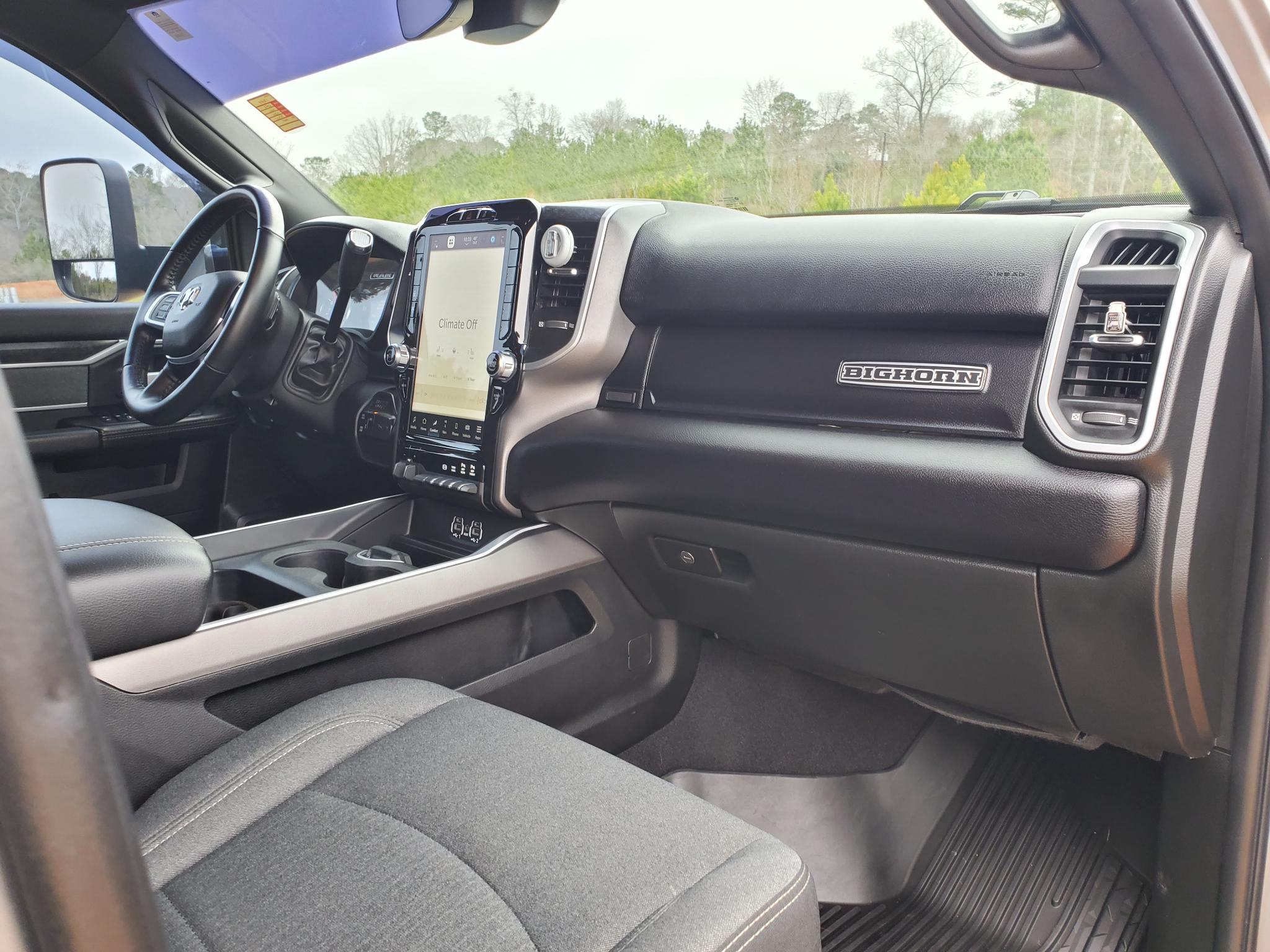 RAM 3500 Big Horn 4x4 Crew Cab 8' Box 2022