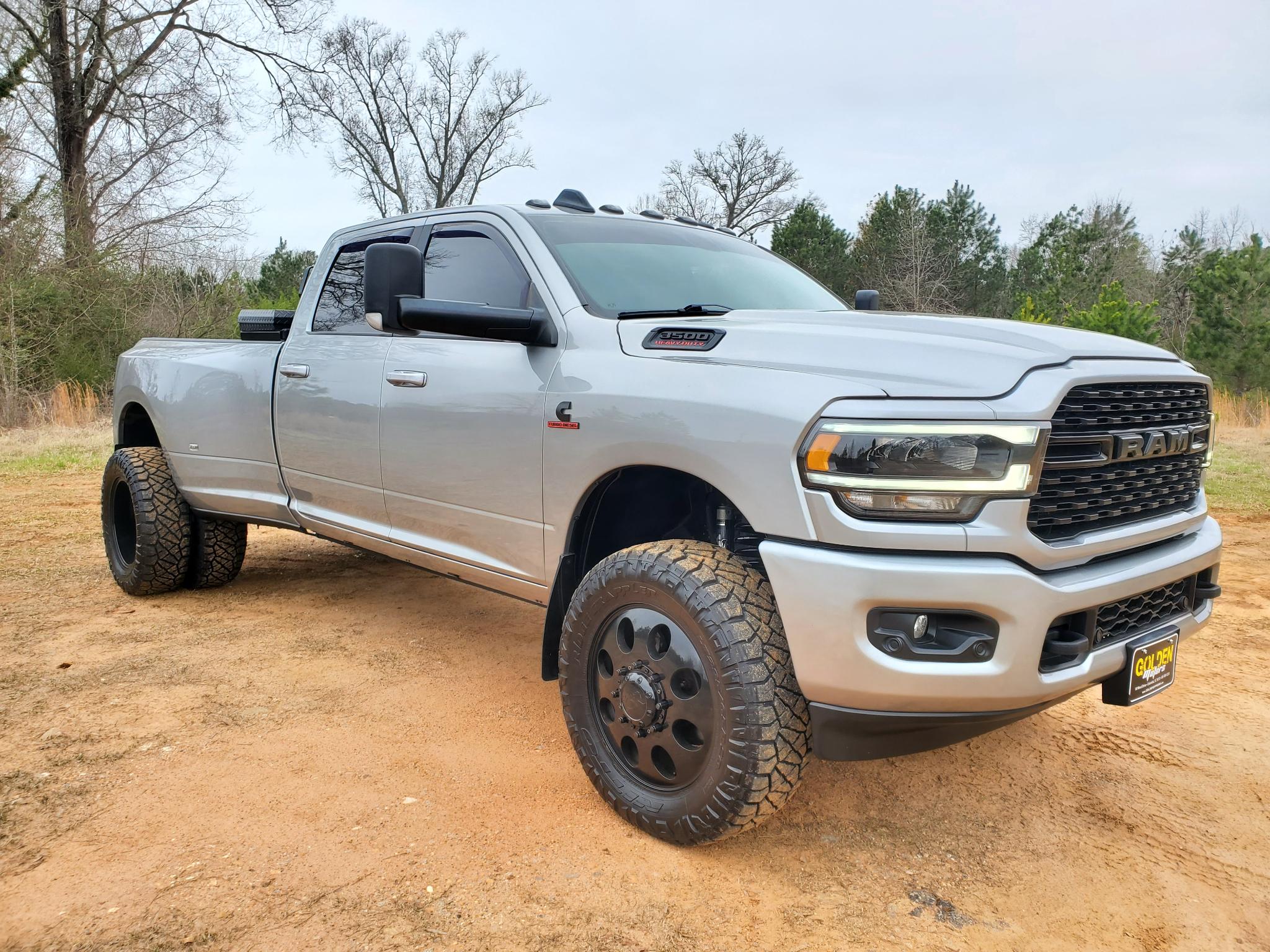 RAM 3500 Big Horn 4x4 Crew Cab 8' Box 2022