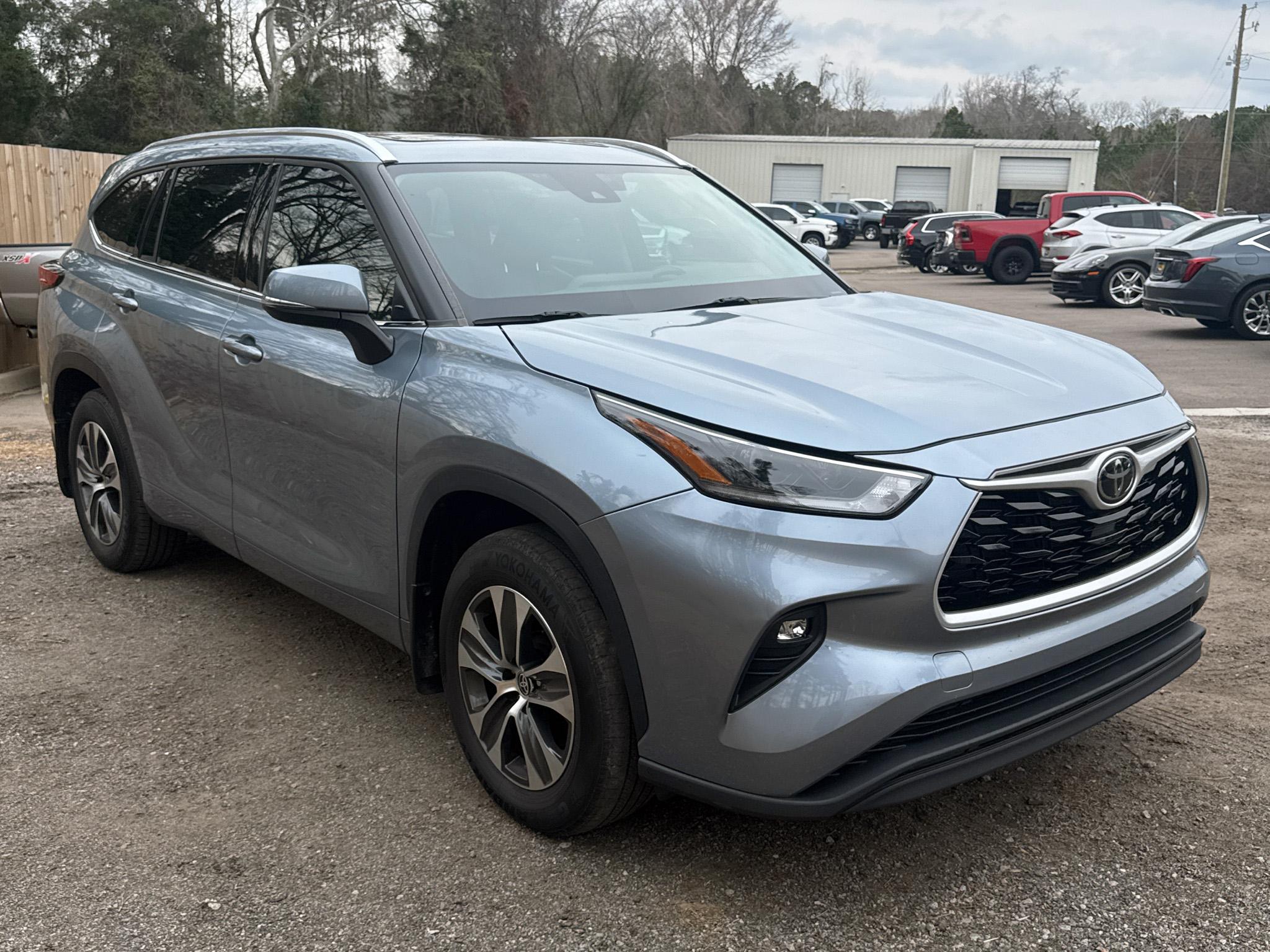 Toyota Highlander XLE AWD (Natl) 2021