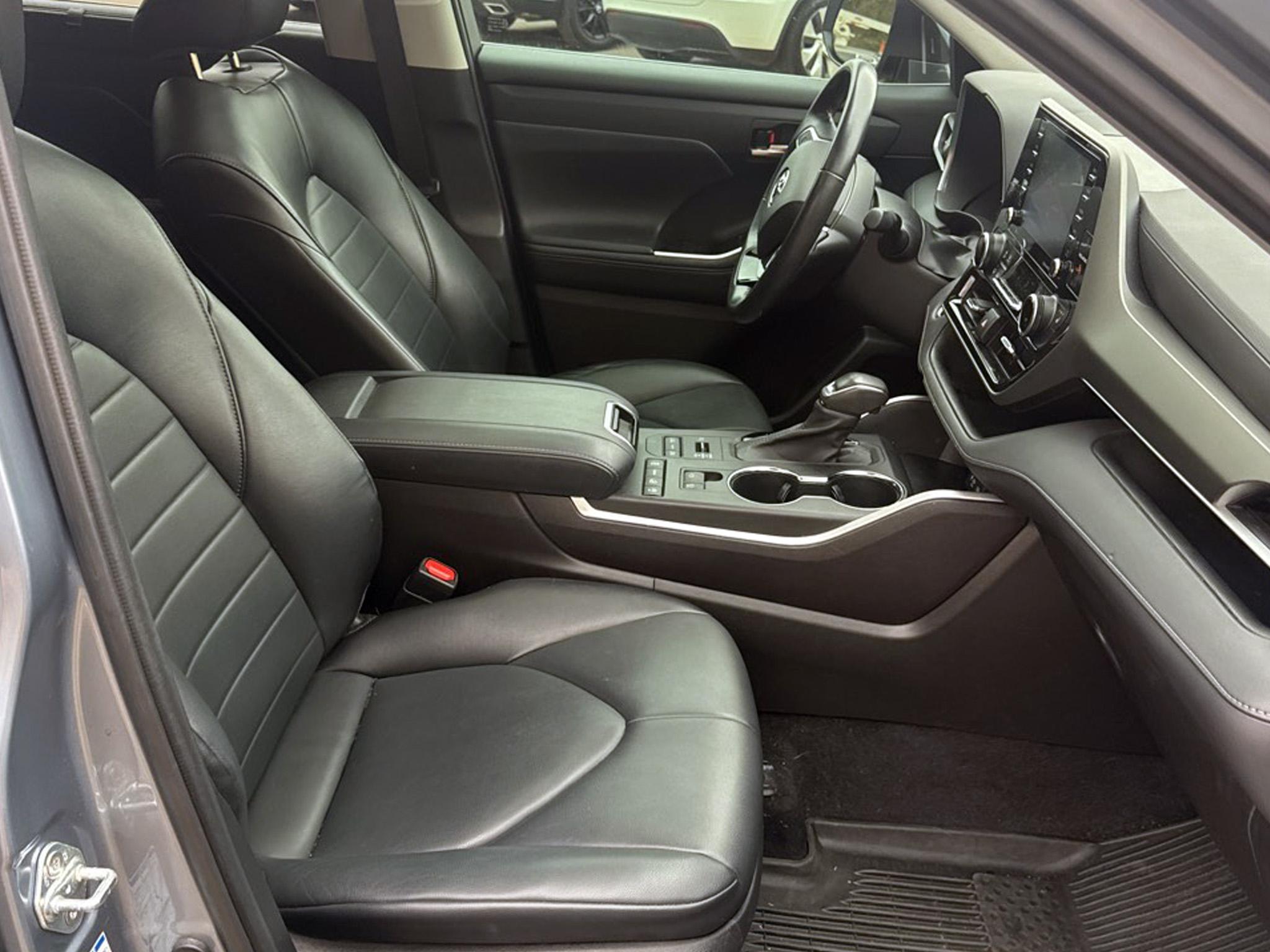 Toyota Highlander XLE AWD (Natl) 2021