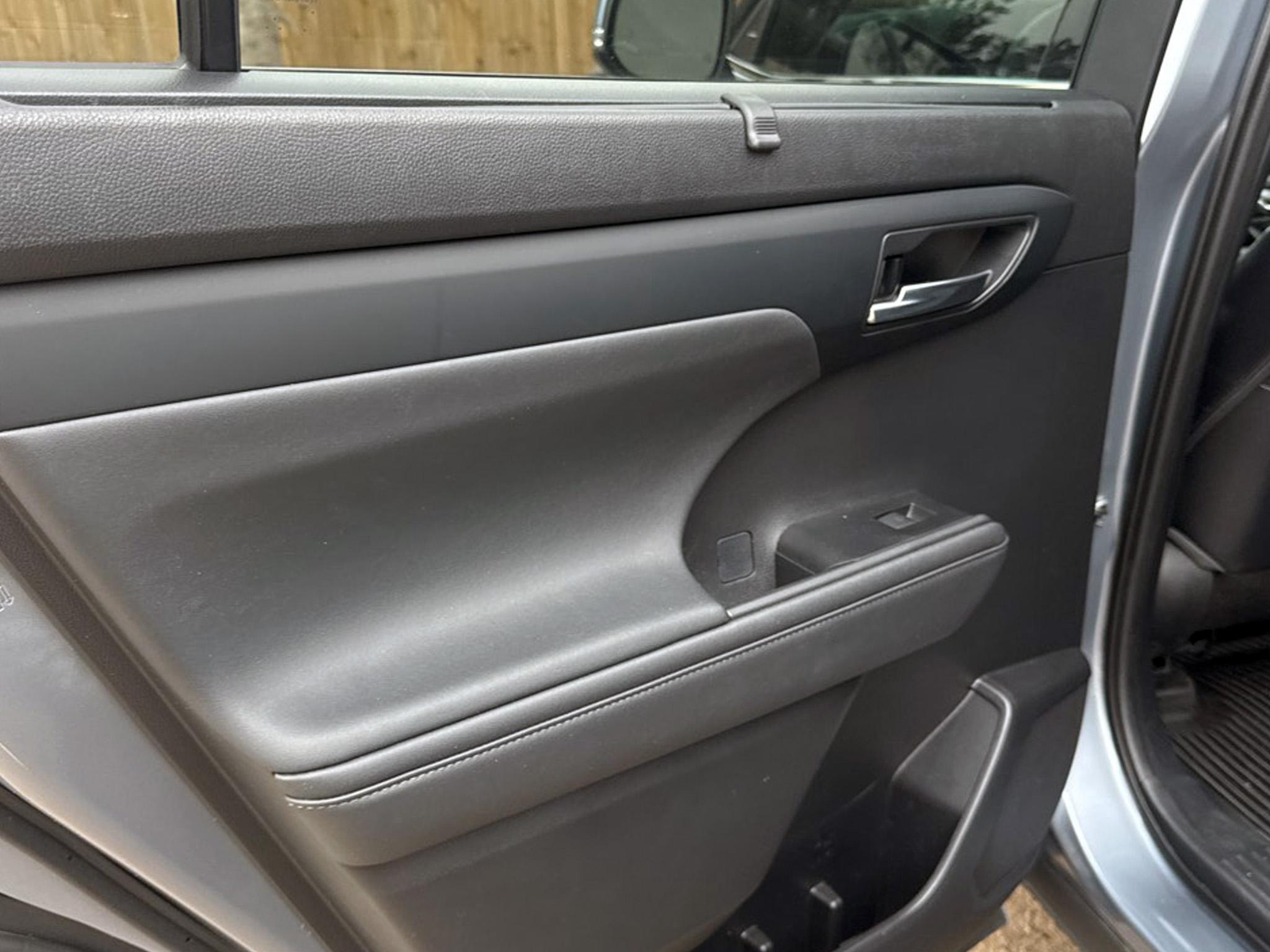 Toyota Highlander XLE AWD (Natl) 2021