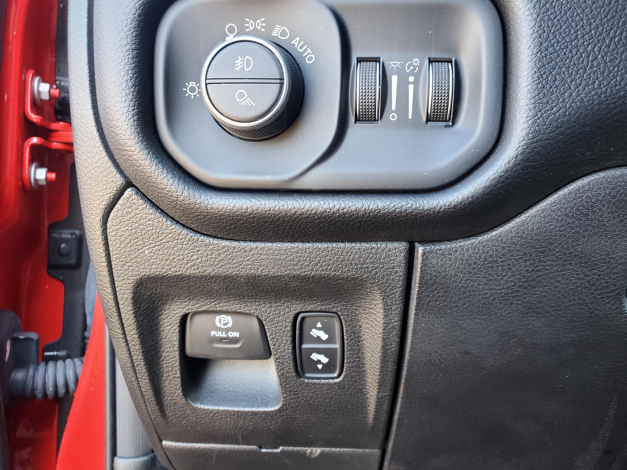 RAM 1500 Rebel 4x4 Crew Cab 5'7" Box 2019