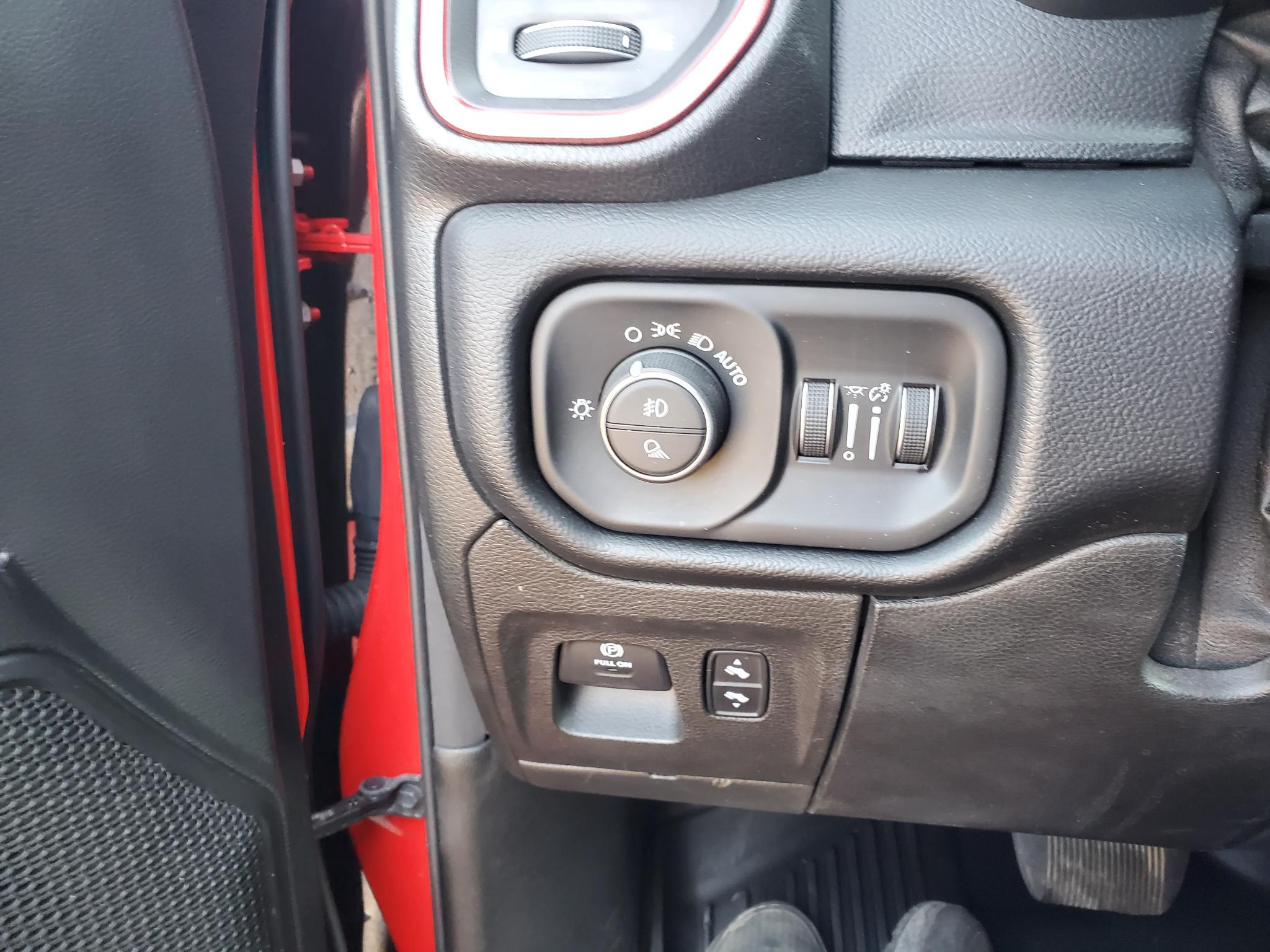 RAM 1500 Rebel 4x4 Crew Cab 5'7" Box 2019