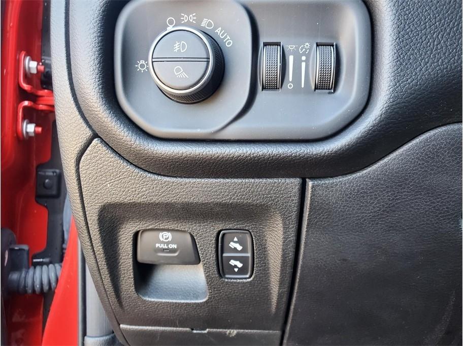 RAM 1500 Rebel 4x4 Crew Cab 5'7" Box 2019