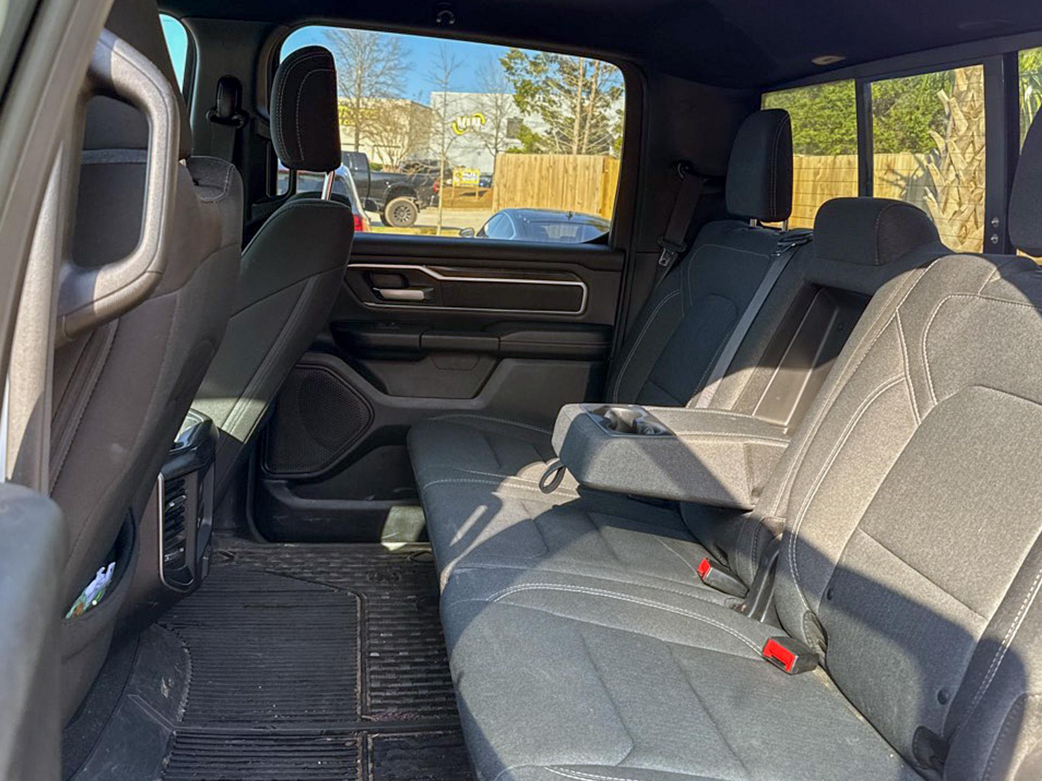 RAM 1500 Big Horn/Lone Star 4x4 Crew Cab 5'7" Box 2019
