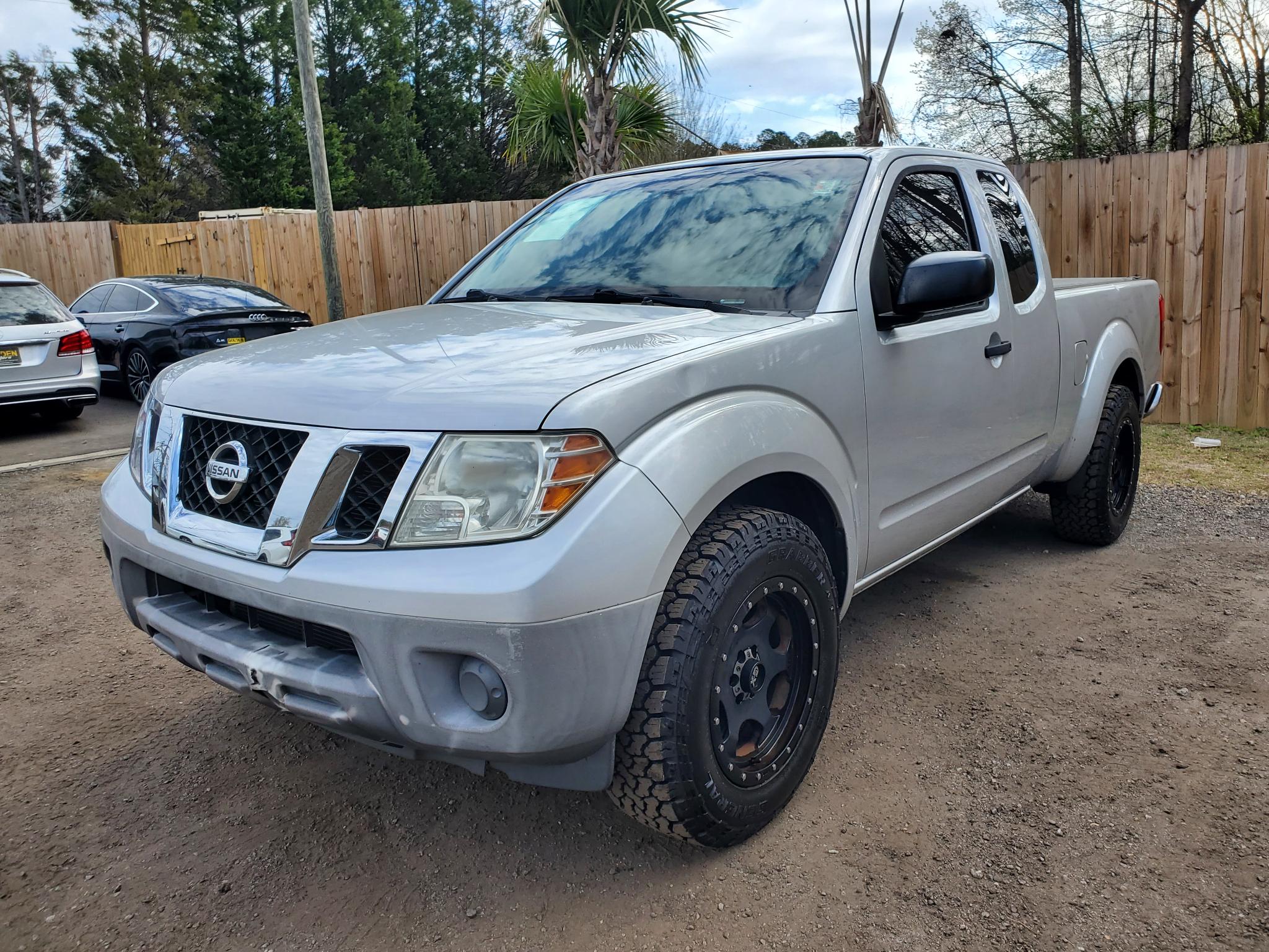 Nissan Frontier 2WD King Cab I4 Auto S 2012