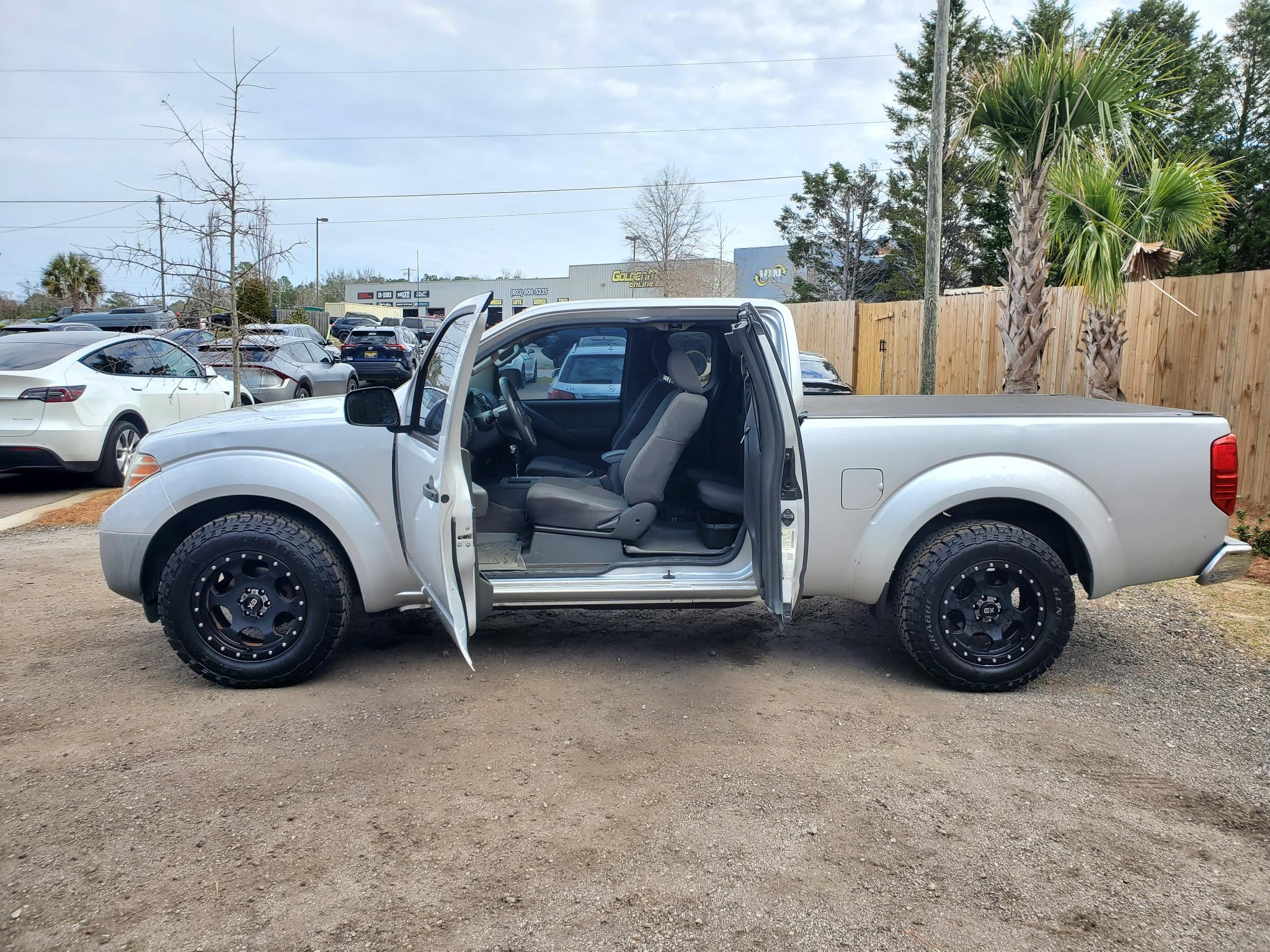 Nissan Frontier 2WD King Cab I4 Auto S 2012