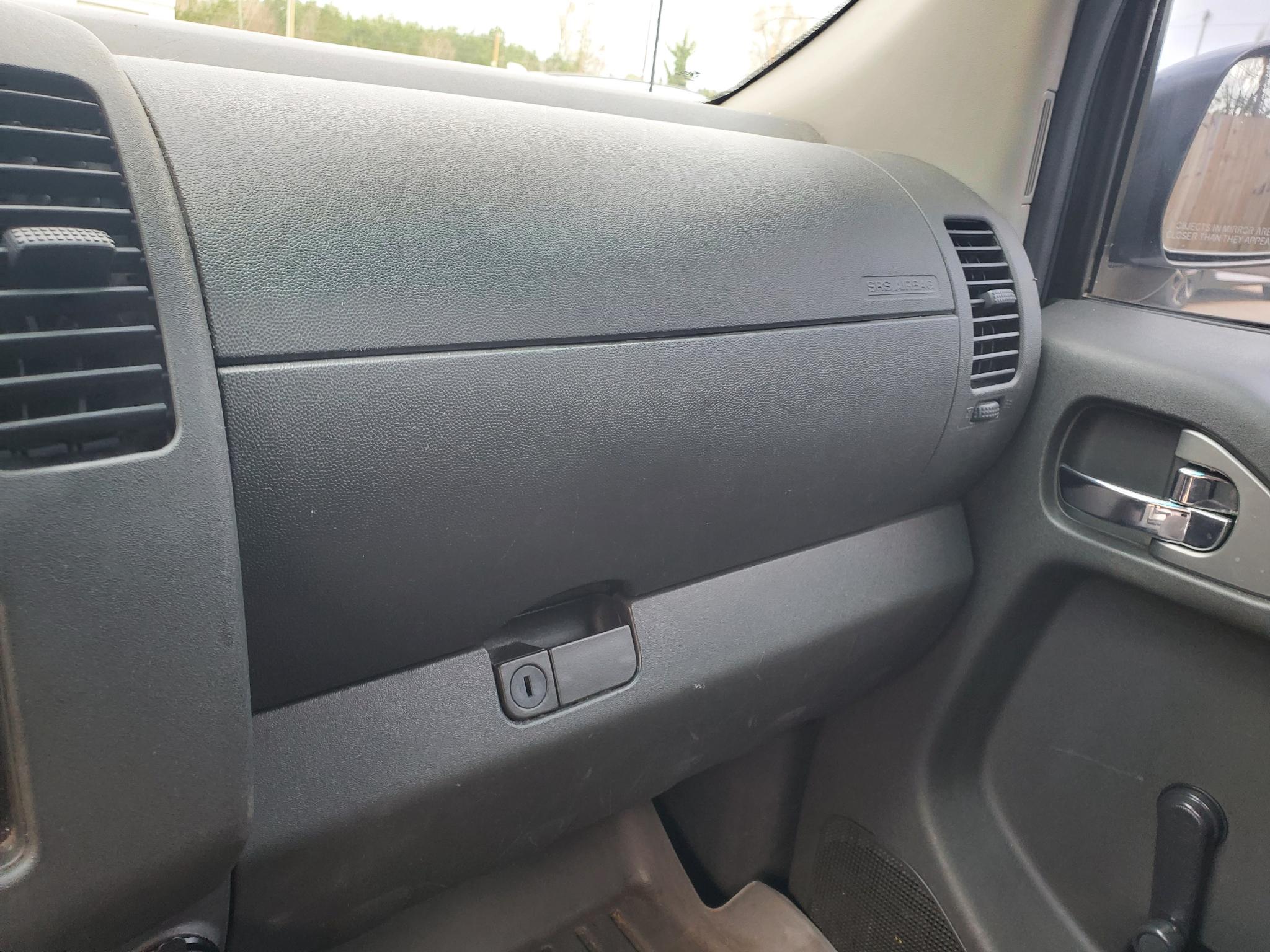 Nissan Frontier 2WD King Cab I4 Auto S 2012