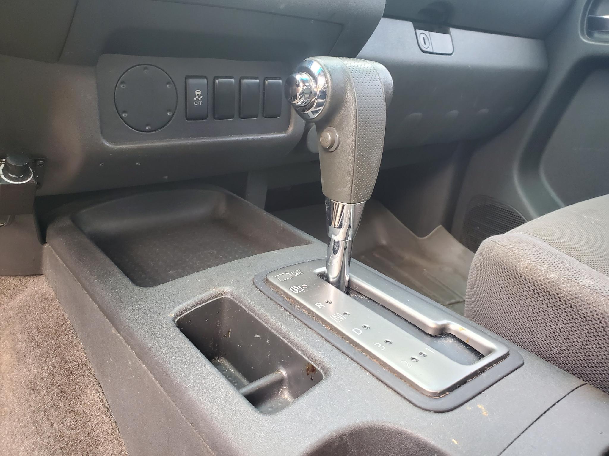 Nissan Frontier 2WD King Cab I4 Auto S 2012