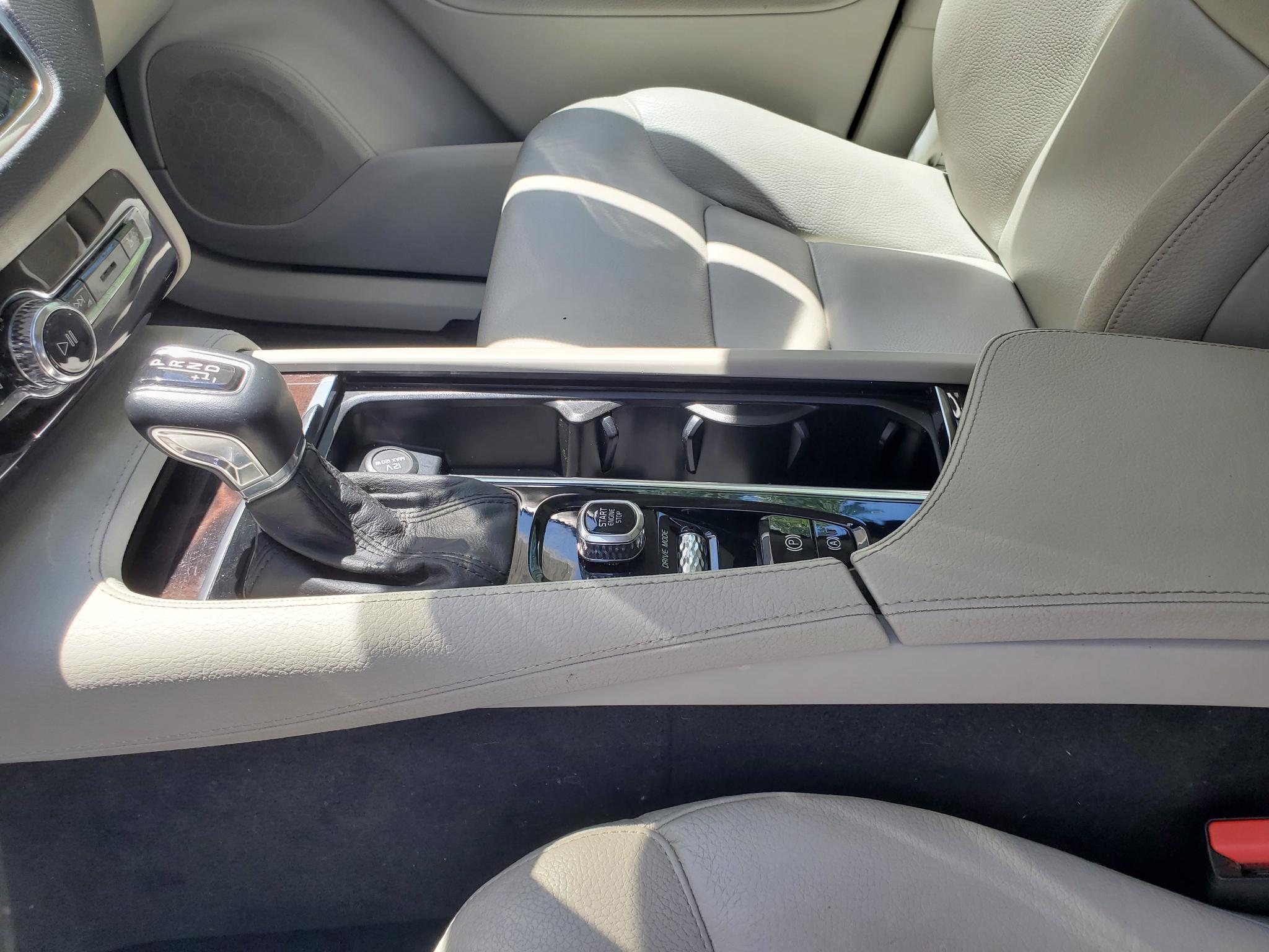 Volvo XC90 T6 AWD Momentum 2019