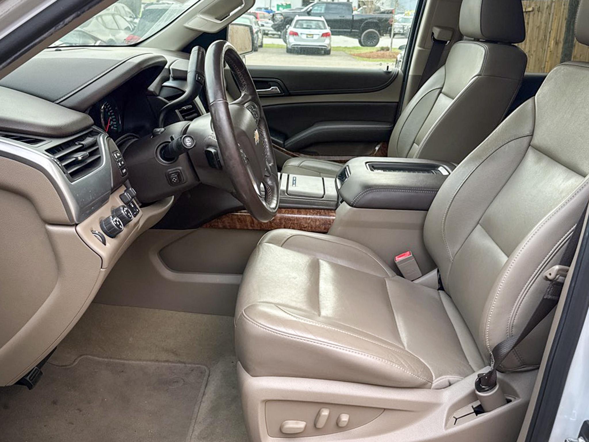 Chevrolet Suburban 4WD 4dr 1500 Premier 2017