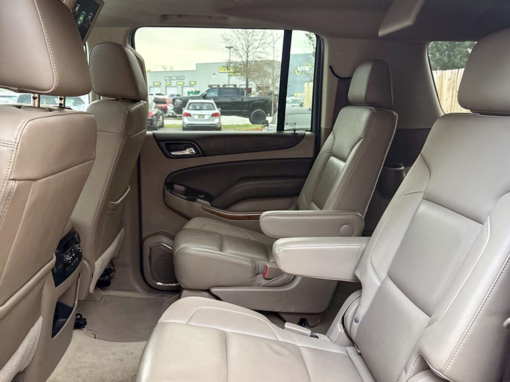 Chevrolet Suburban 4WD 4dr 1500 Premier 2017