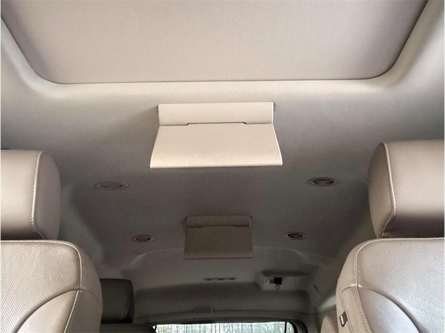 Chevrolet Suburban 4WD 4dr 1500 Premier 2017