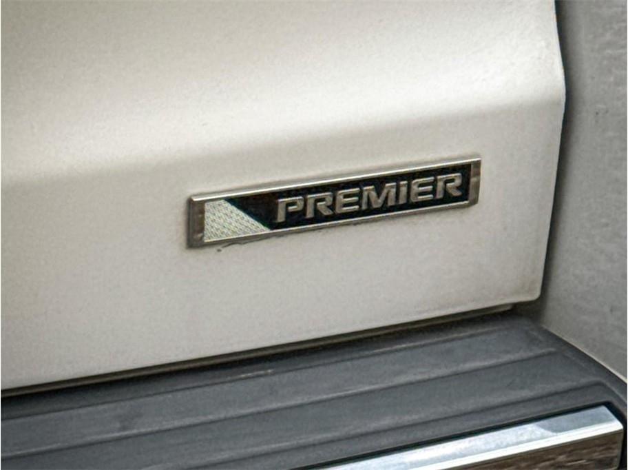 Chevrolet Suburban 4WD 4dr 1500 Premier 2017