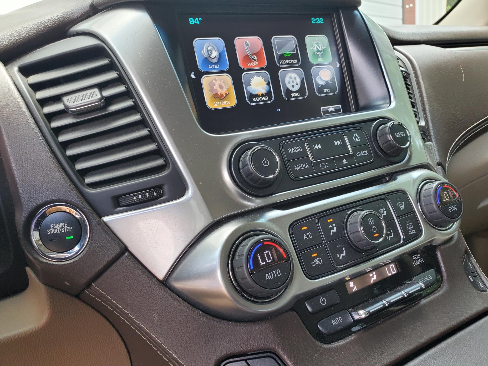 Chevrolet Suburban  2017