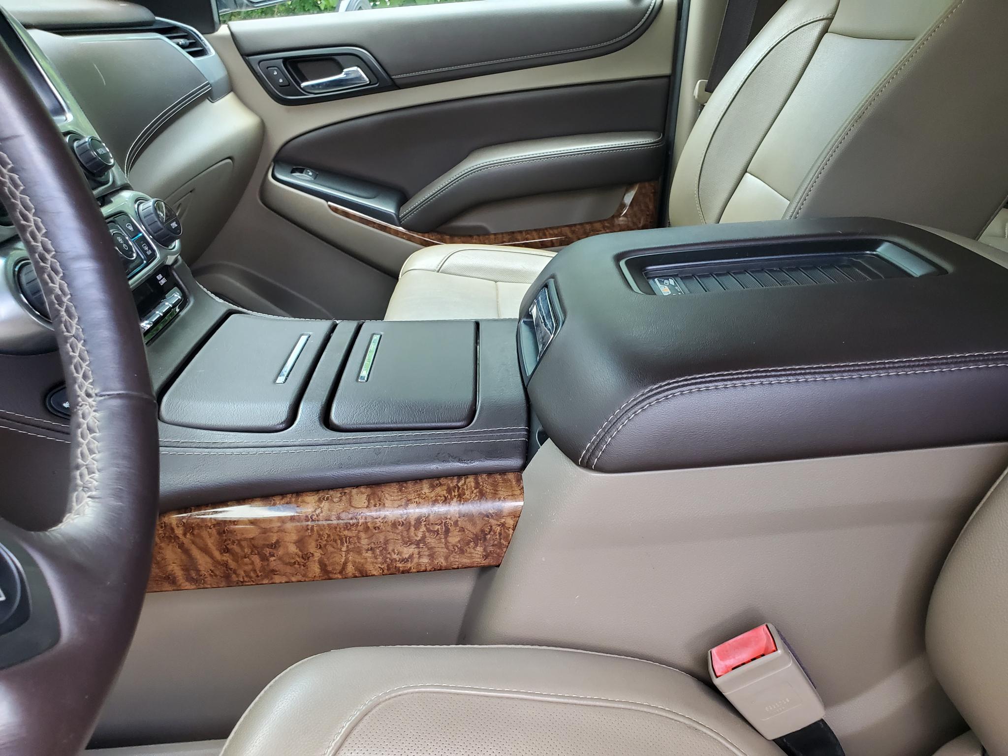 Chevrolet Suburban  2017