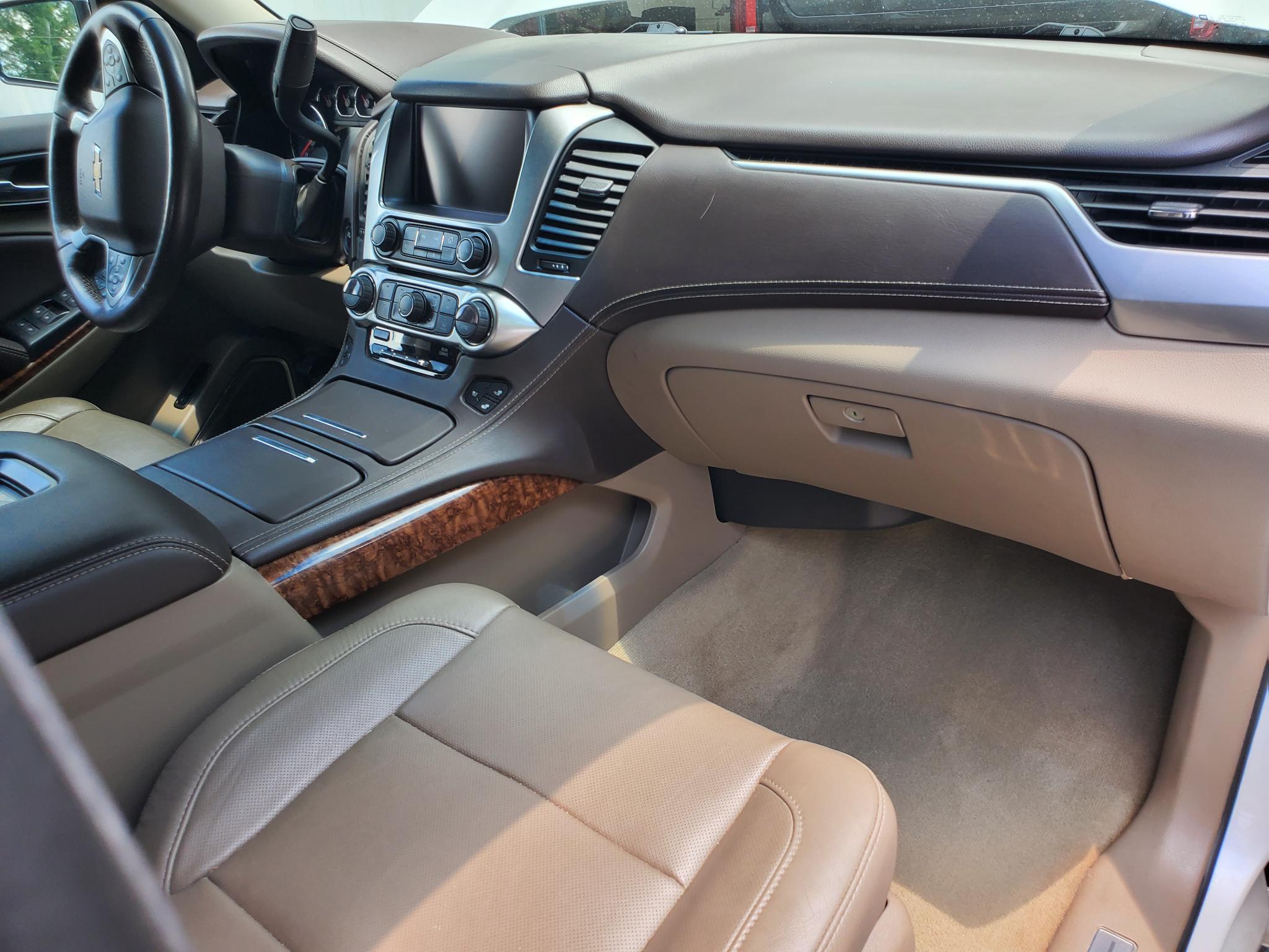 Chevrolet Suburban  2017