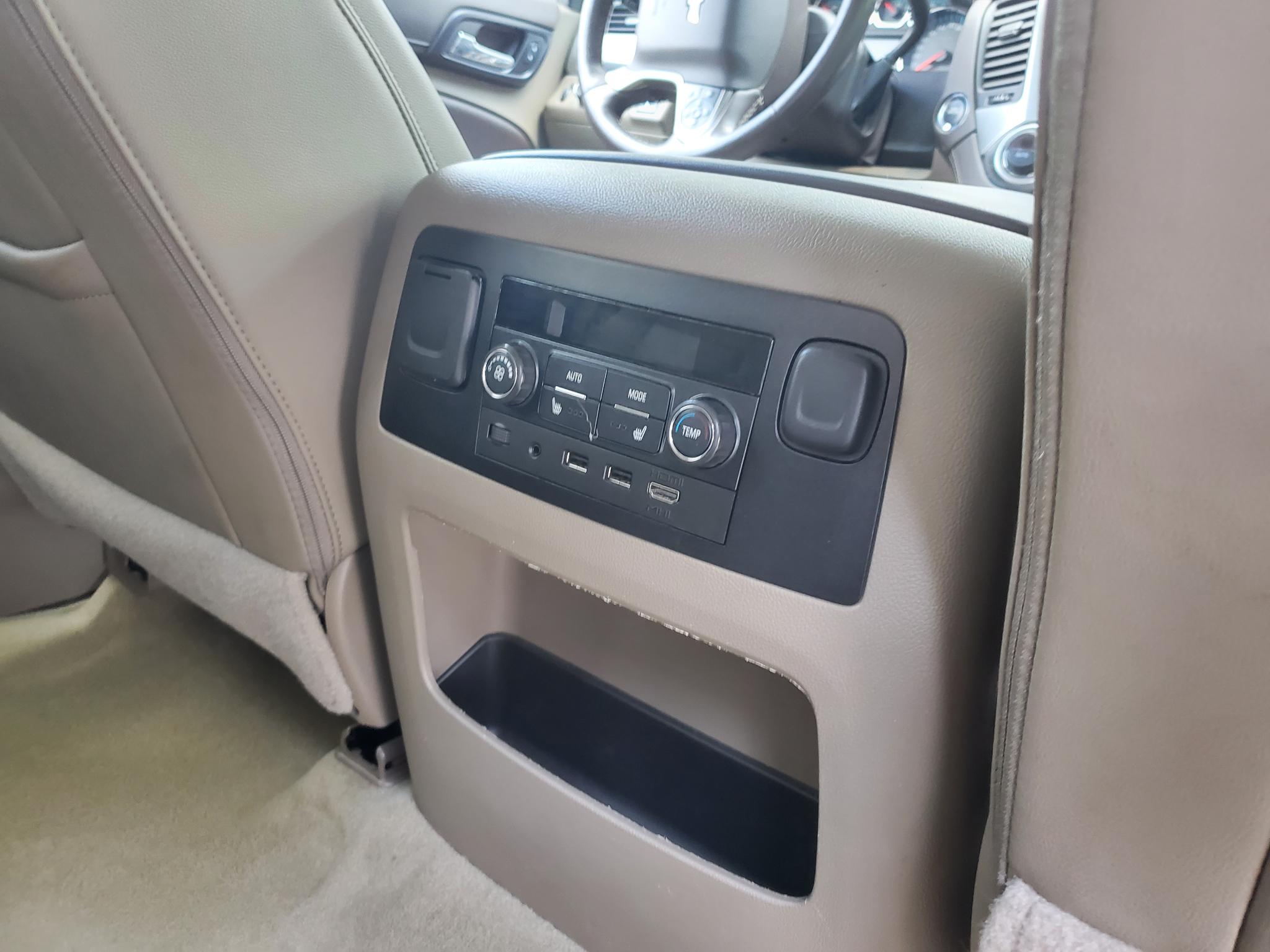 Chevrolet Suburban  2017