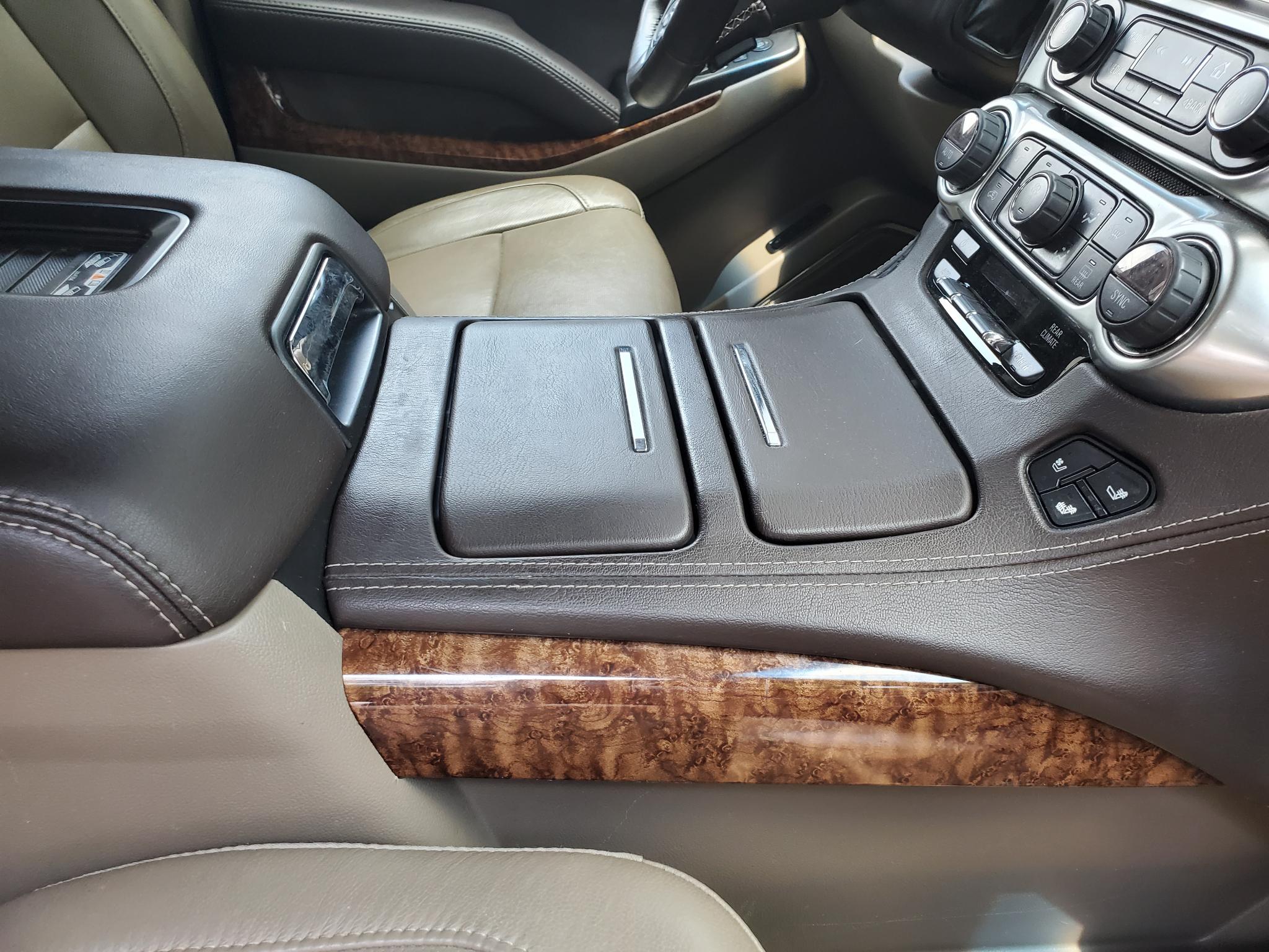 Chevrolet Suburban  2017