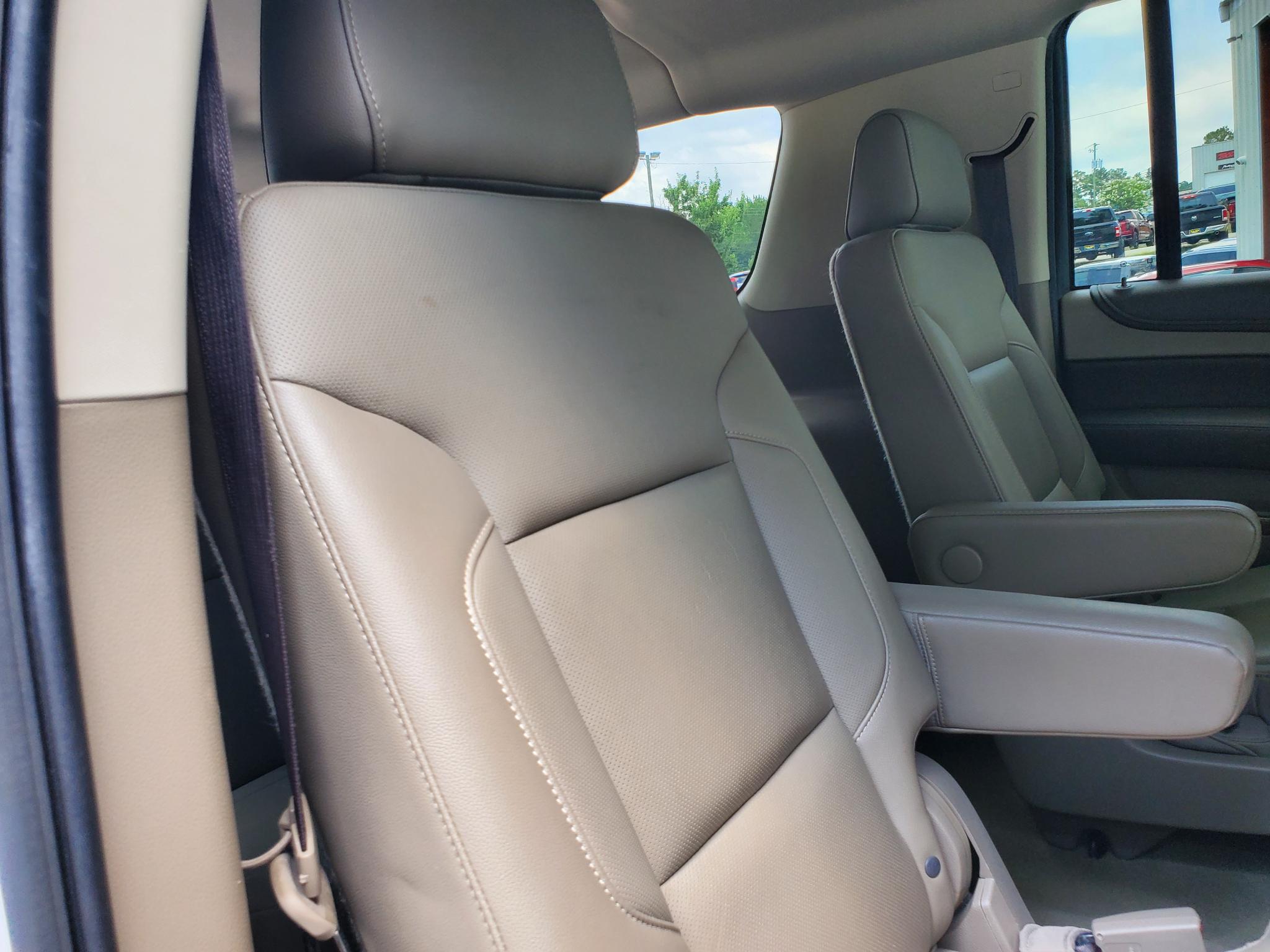 Chevrolet Suburban  2017